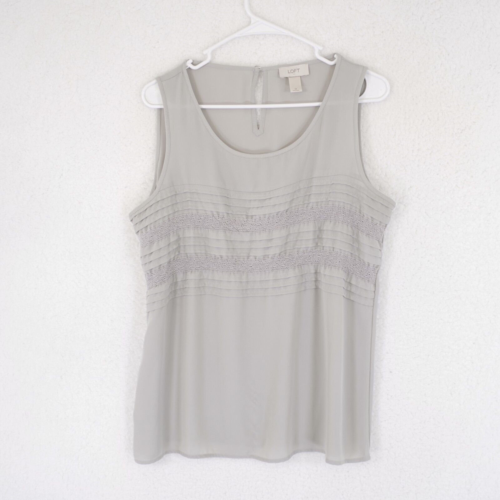 Ann Taylor Ann Taylor Loft Medium Gray Ruffles Blouse Top Scoop Neck Sl Size M / US 6-8 / IT 42-44 - 1 Thumbnail