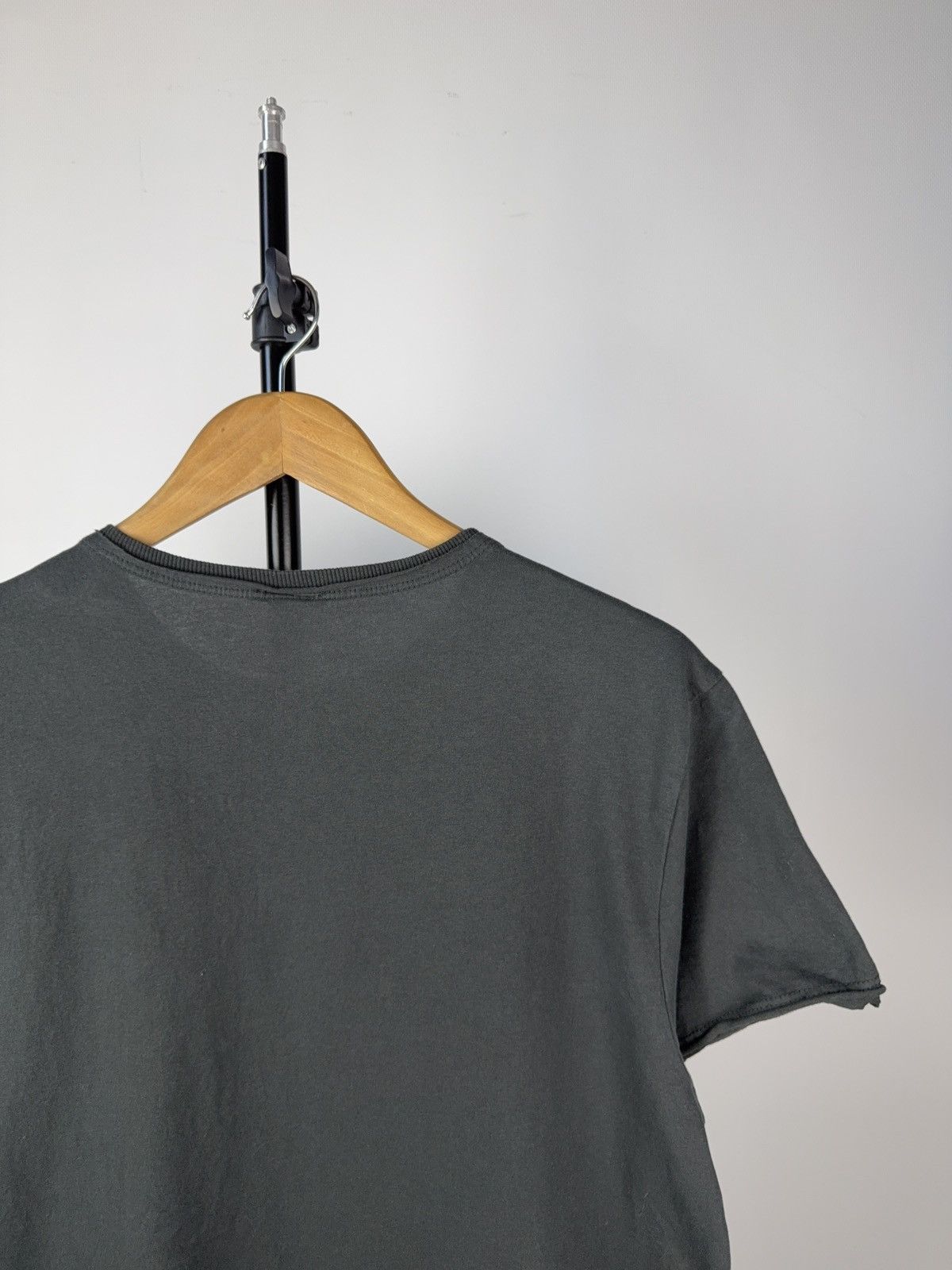Pink Floyd 2020 Pink Floyd Faded Vintage Style Big Logo 00s Tee shirt Size US S / EU 44-46 / 1 - 7 Thumbnail