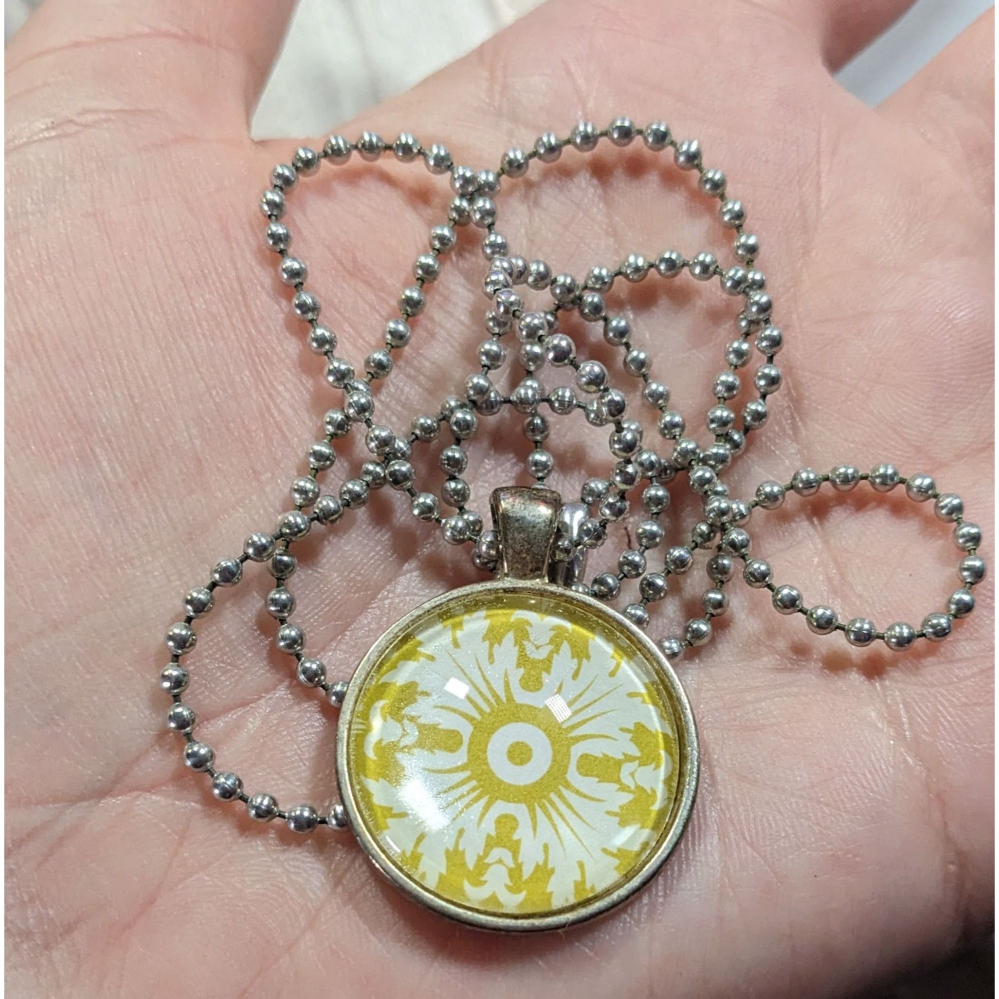 Other Floral Fairycore White And Yellow Cabochon Pendant Necklace Size ONE SIZE - 4 Thumbnail