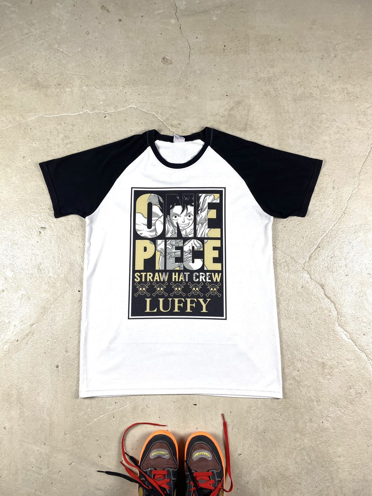 Japanese Brand Vintage One Piece Anima Art Cartoon T Shirt Japanese Size US L / EU 52-54 / 3 - 1 Thumbnail