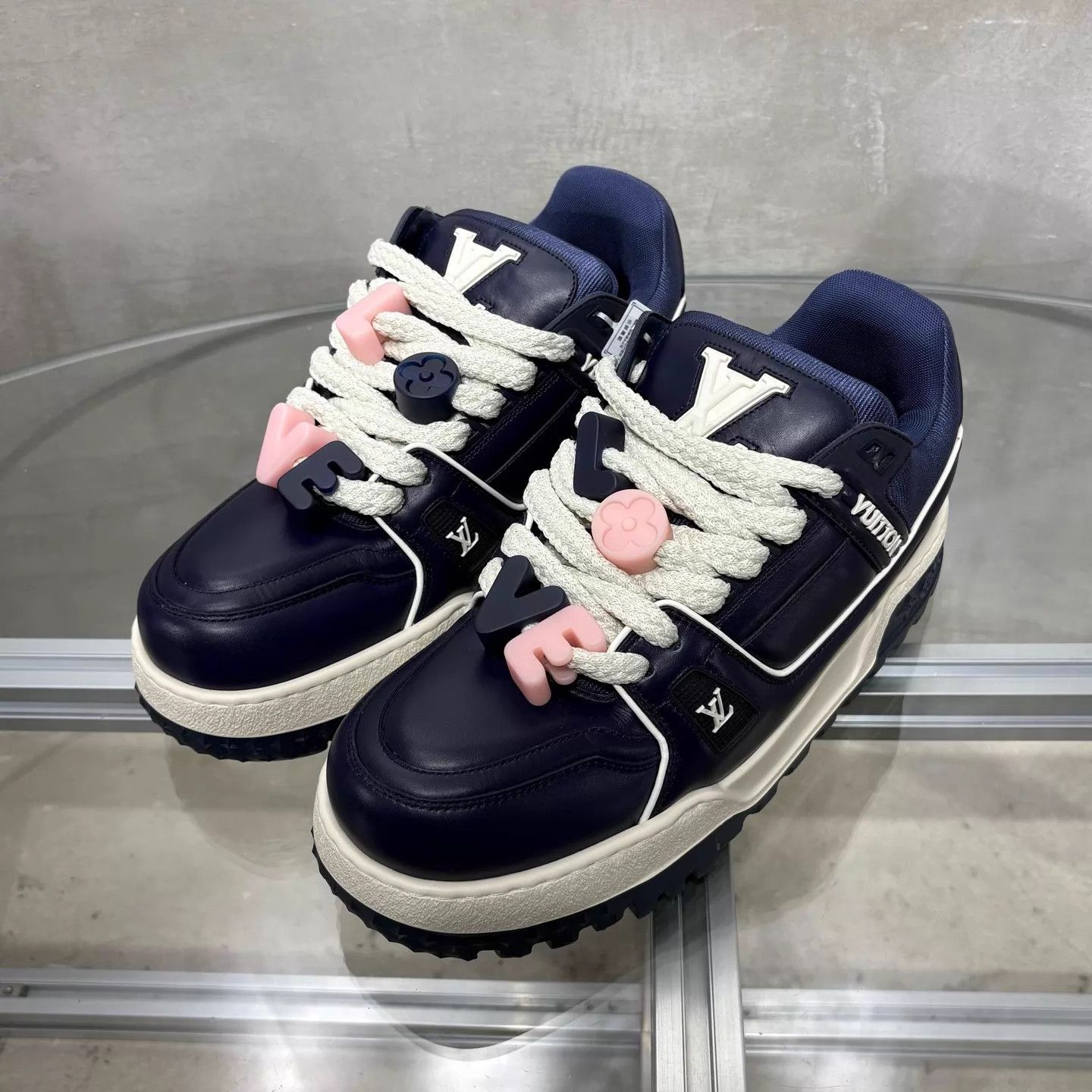 Louis Vuitton LV Trainer Maxi Valentine's Blue Jigglypuff UK7/41 Size US 8 / EU 41 - 2 Thumbnail