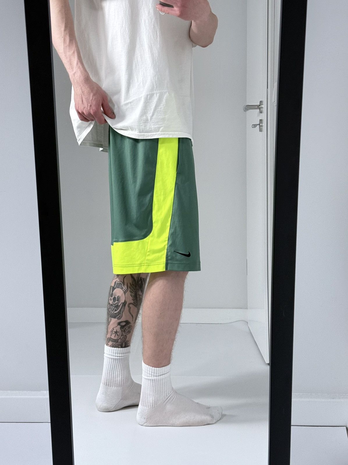 Nike Vintage Nike y2k streetwear oversize track shorts Size US 36 / EU 52 - 4 Thumbnail