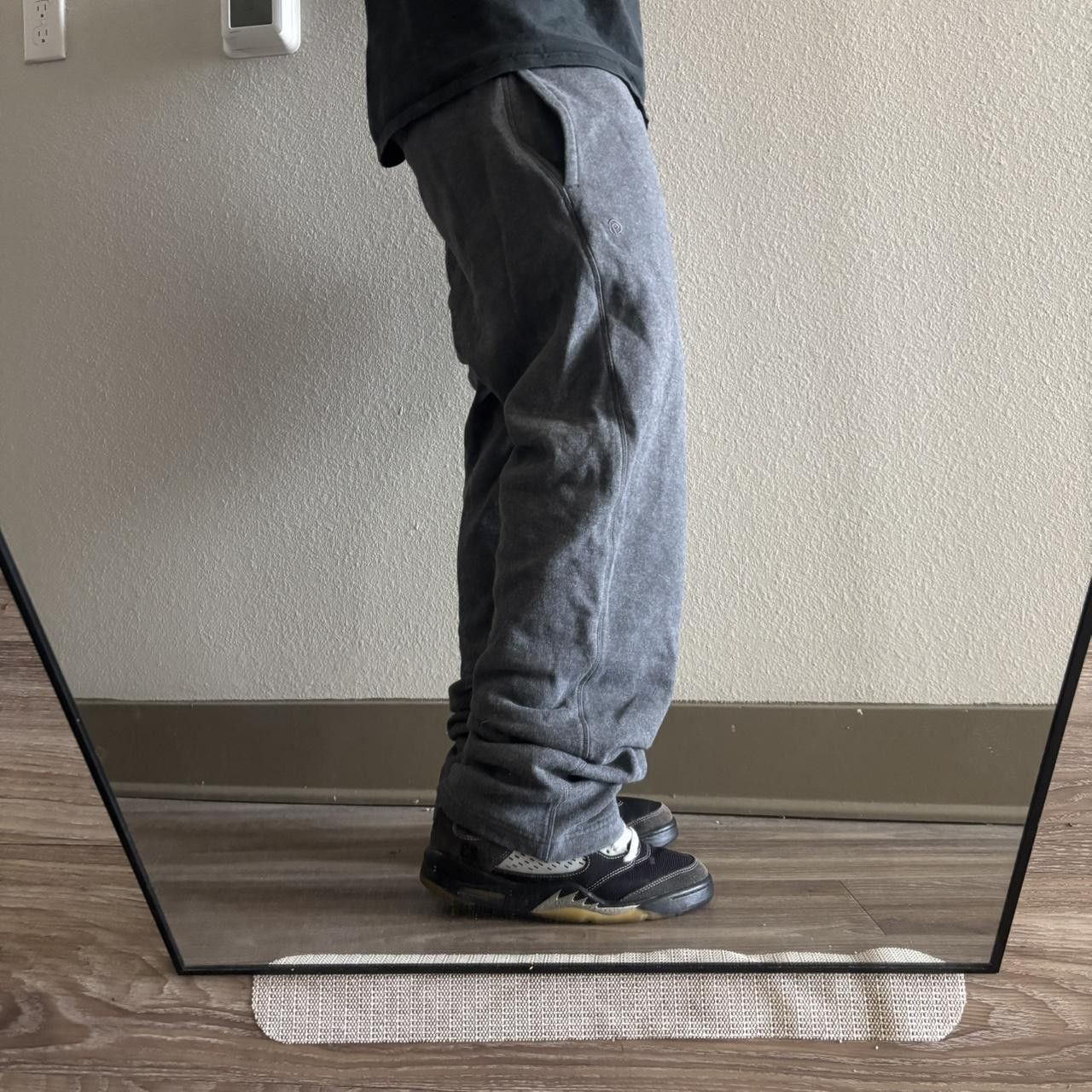 Japanese Brand Crazy Vintage Y2K/2000s Grey Essential Sweatpants! Size M Size US 32 / EU 48 - 2 Thumbnail
