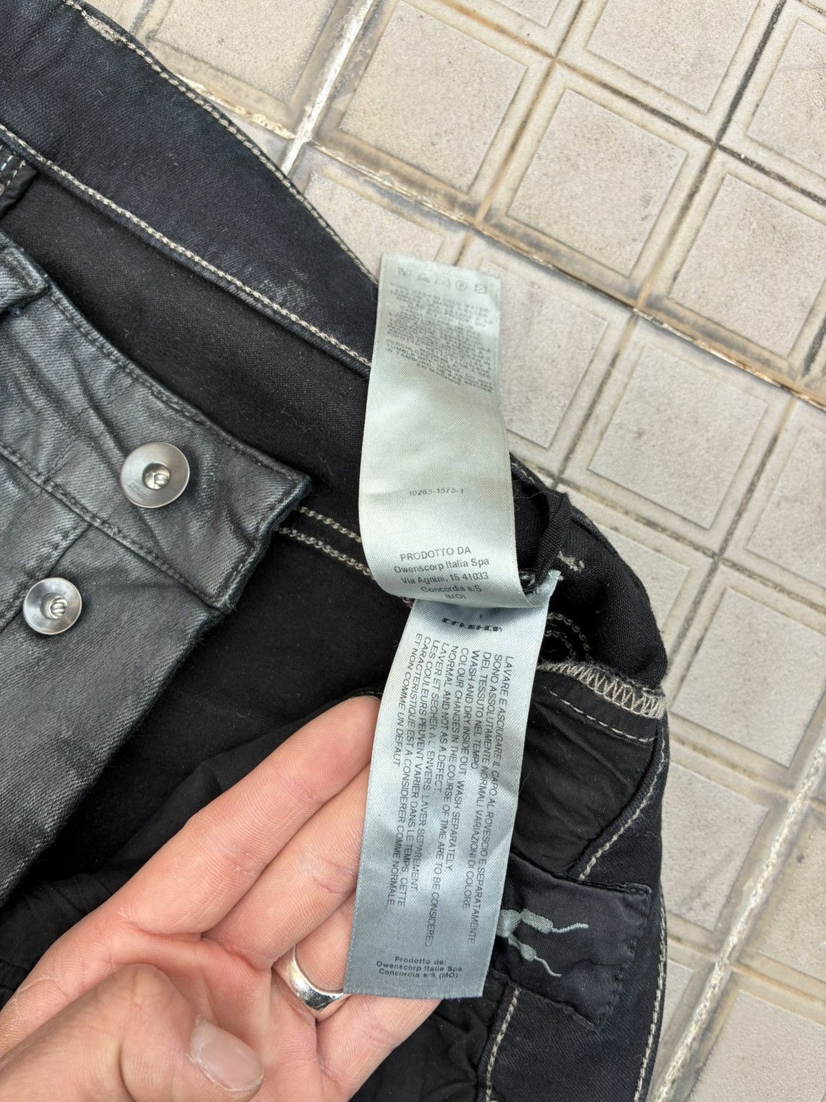 Rick Owens Rick Owens DRKSHDW Collapse Cut Waxed Jeans Size US 30 / EU 46 - 10 Thumbnail