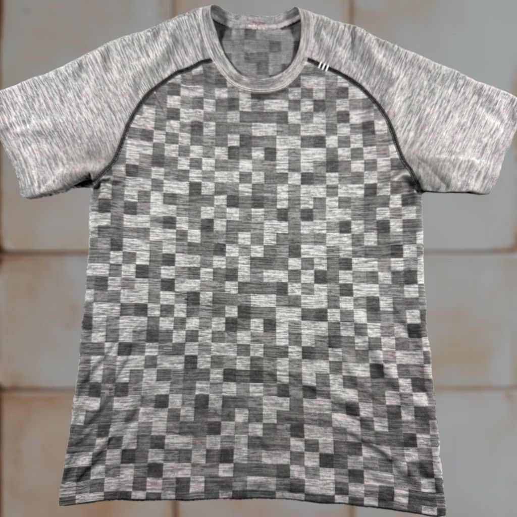 Lululemon Lululemon Metal Vent Tech Shirt Mens Medium Grey Pixel Checkered S/S Training Size US M / EU 48-50 / 2 - 1 Thumbnail