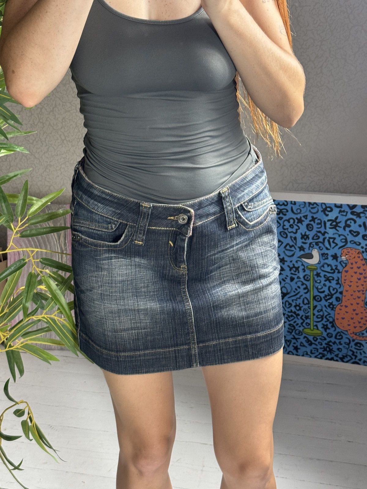 Moschino VINTAGE MOSCHINO JEANS WASHED STYLE MINI DENIM SKIRT Size 28" / US 6 / IT 42 - 12 Thumbnail