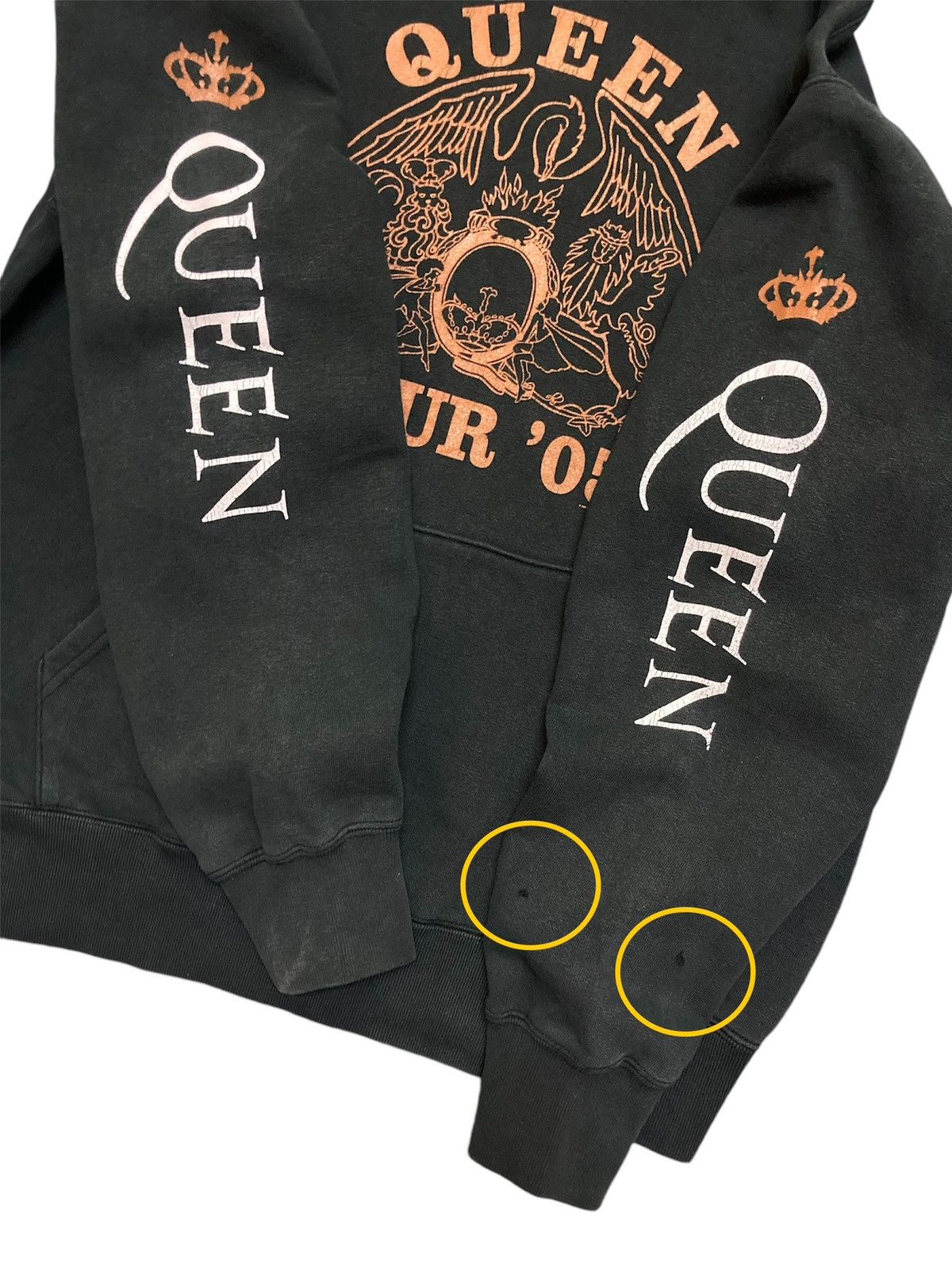 Band Tees VINTAGE QUEEN HOODIE Size US M / EU 48-50 / 2 - 7 Thumbnail