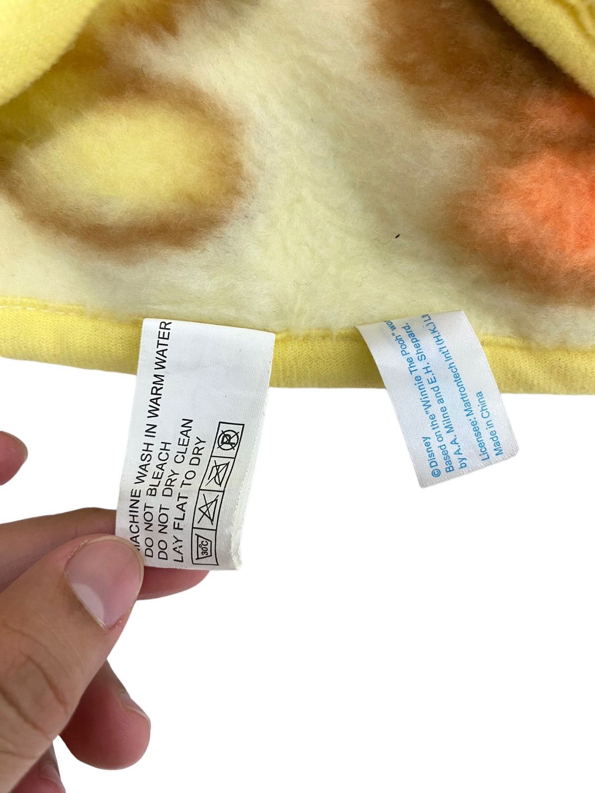 Disney Rare‼️ Disney Winnie the Pooh Blanket Vest Big Logo Size M / US 6-8 / IT 42-44 - 7 Thumbnail