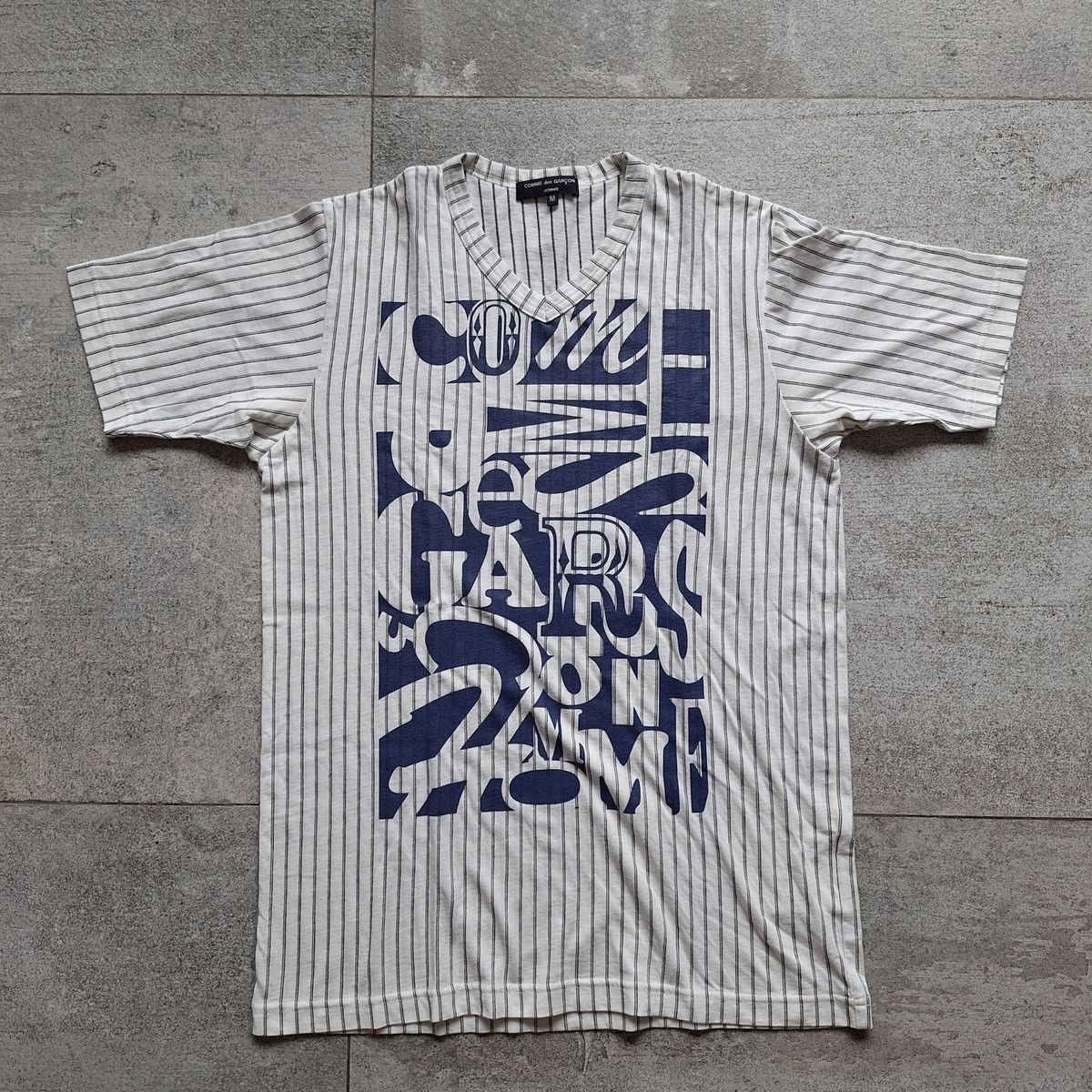 Comme des Garcons × Comme des Garcons Homme Comme des Garcons Homme Logo V Collar Tee T-shirt Size US M / EU 48-50 / 2 - 1 Thumbnail