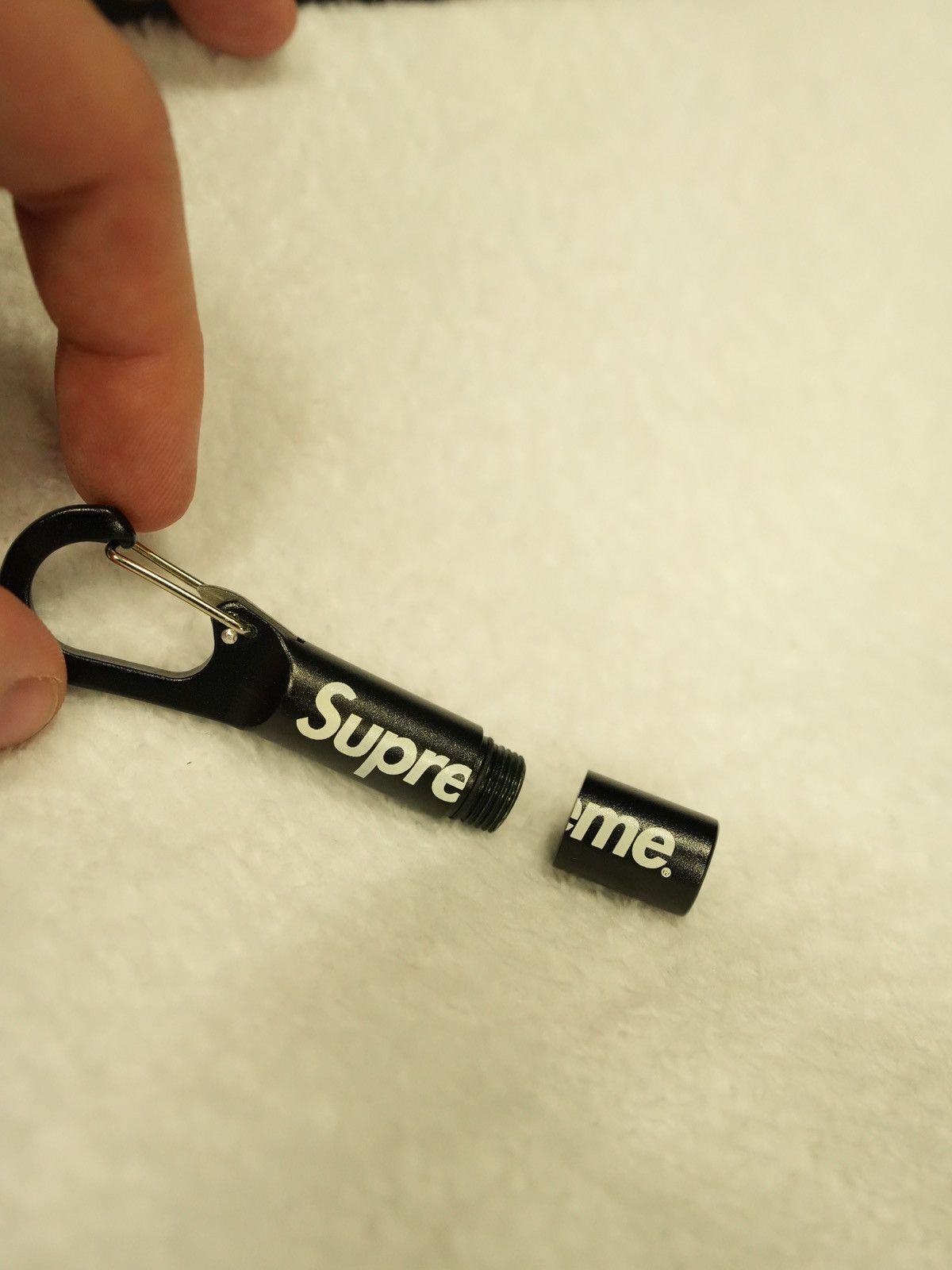 Supreme Supreme Pill Stash Carabiner Size ONE SIZE - 4 Thumbnail