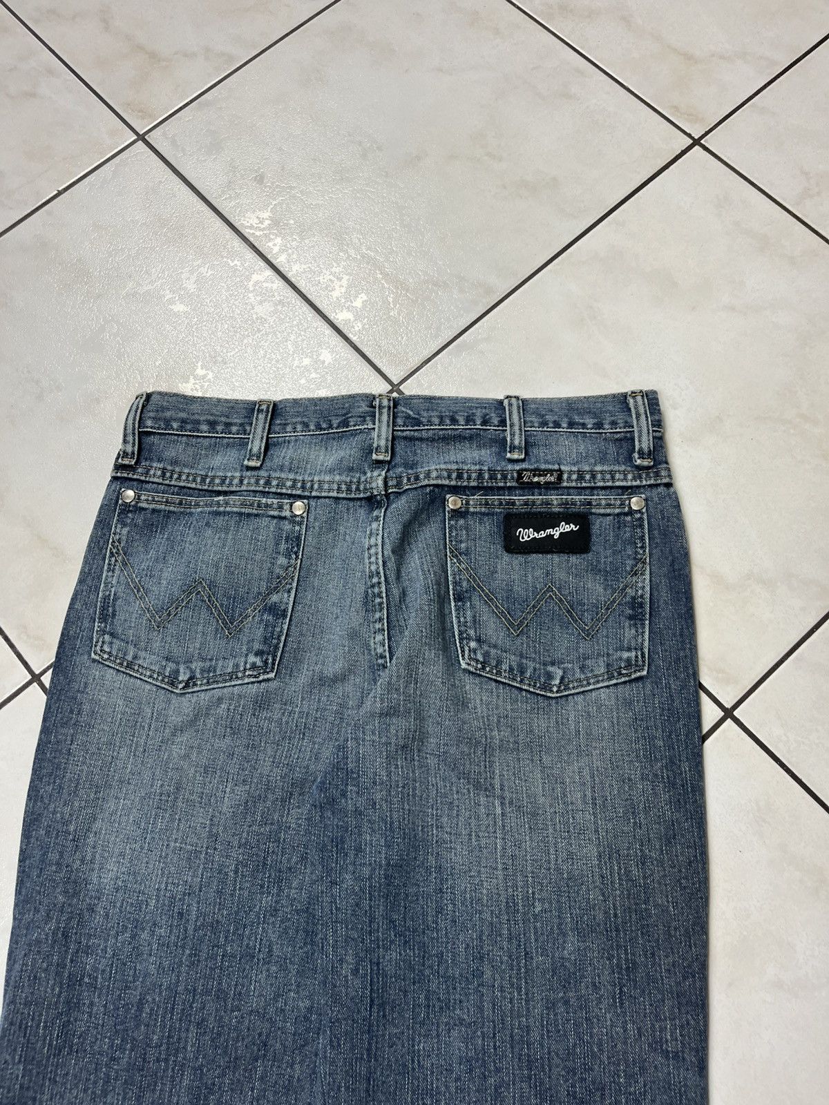 Vintage × Wrangler Vintage Wrangler cowboy cut distressed washed denim jeans Size US 33 - 12 Thumbnail