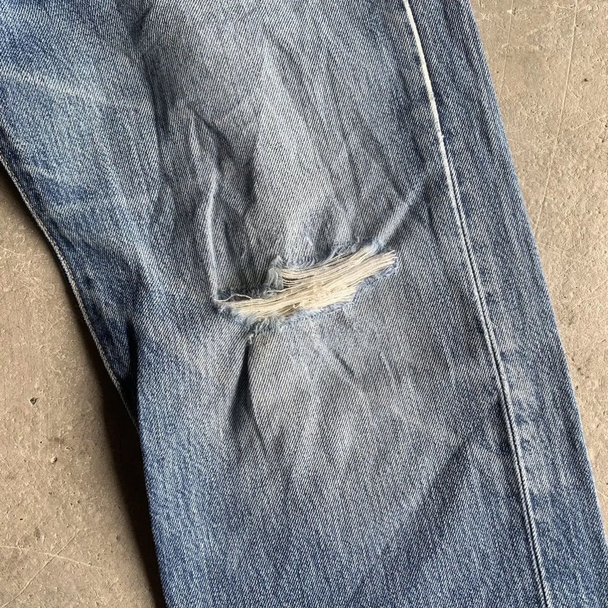 Levi's Vintage Clothing Levis 501 Distressed 31x31 BlueWash Levi’s Jeans Ripped Pant Size US 31 - 5 Thumbnail