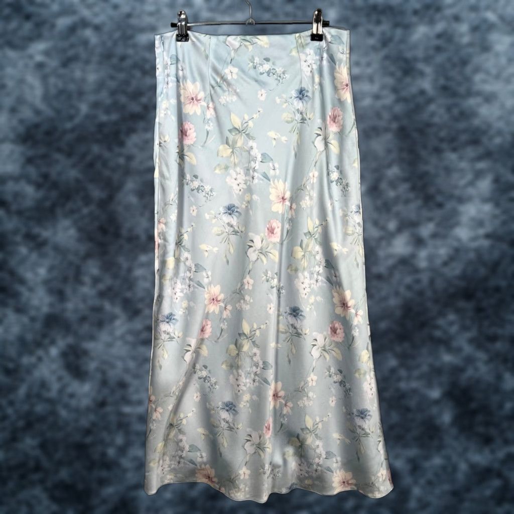Vintage Maison Amory Womens Size Medium Floral Satin Midi Skirt Light Blue Size 32" / US 10 / IT 46 - 1 Thumbnail