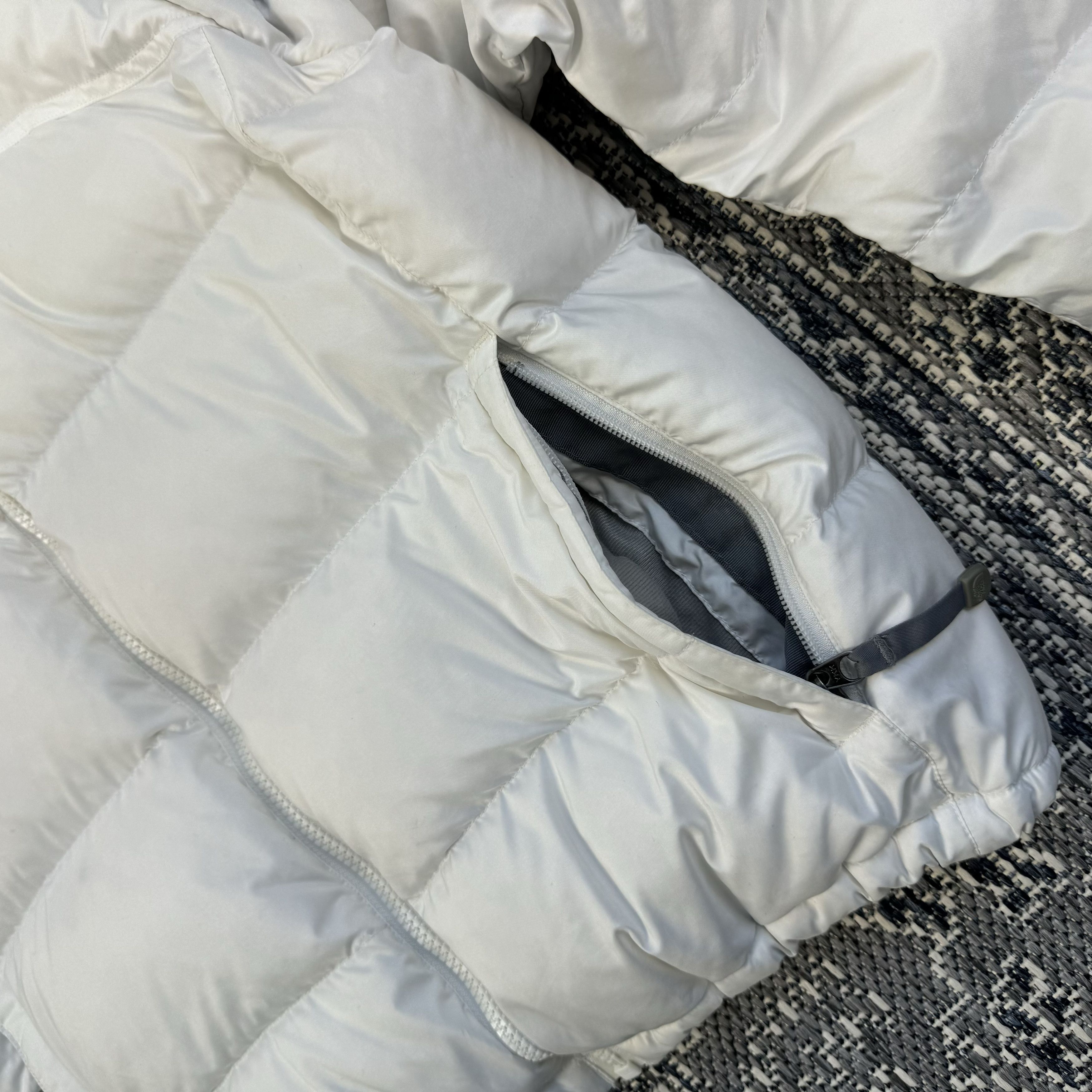 The North Face VINTAGE THE NORTH FACE NUPTSE 700 GOOSE DOWN PUFFER JACKET Size M / US 6-8 / IT 42-44 - 4 Thumbnail