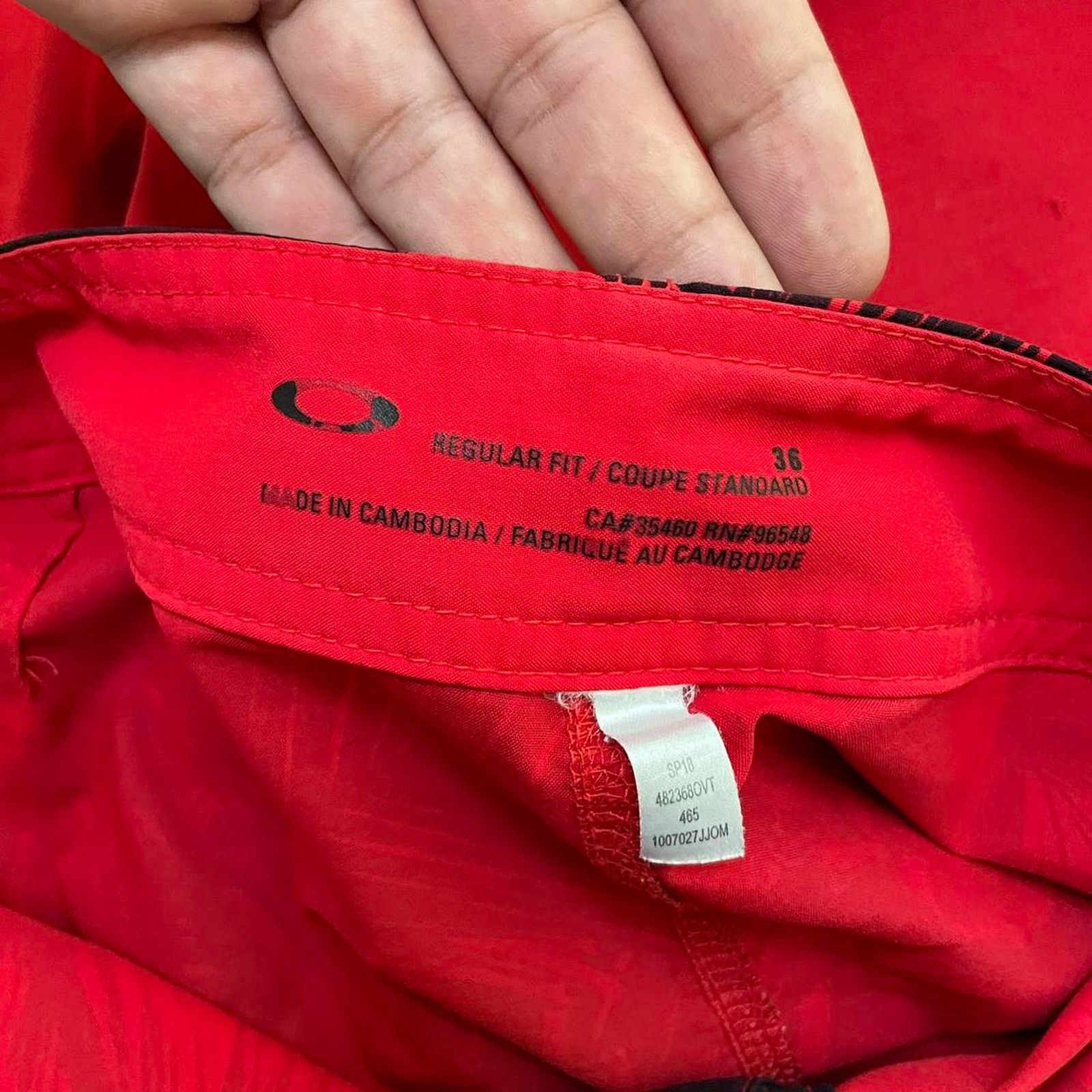 Oakley Oakley red pattern swim shorts Size US 36 / EU 52 - 6 Thumbnail