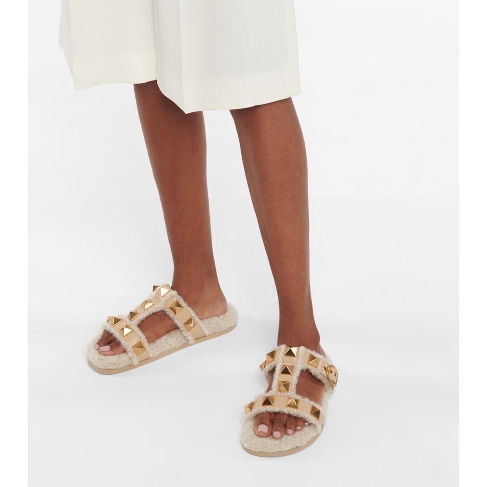 Valentino Valentino Rockstud Roman Stud Shearling Fur Beige Gold Size US 7.5 / IT 37.5 - 3 Thumbnail