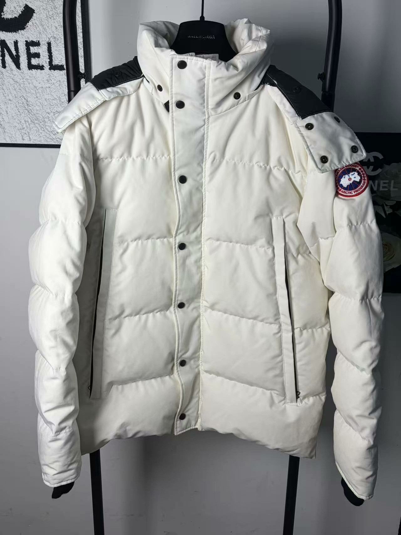 Canada Goose Canada Goose Retro Down White Heavy Coat xl Men Size US XL / EU 56 / 4 - 1 Thumbnail