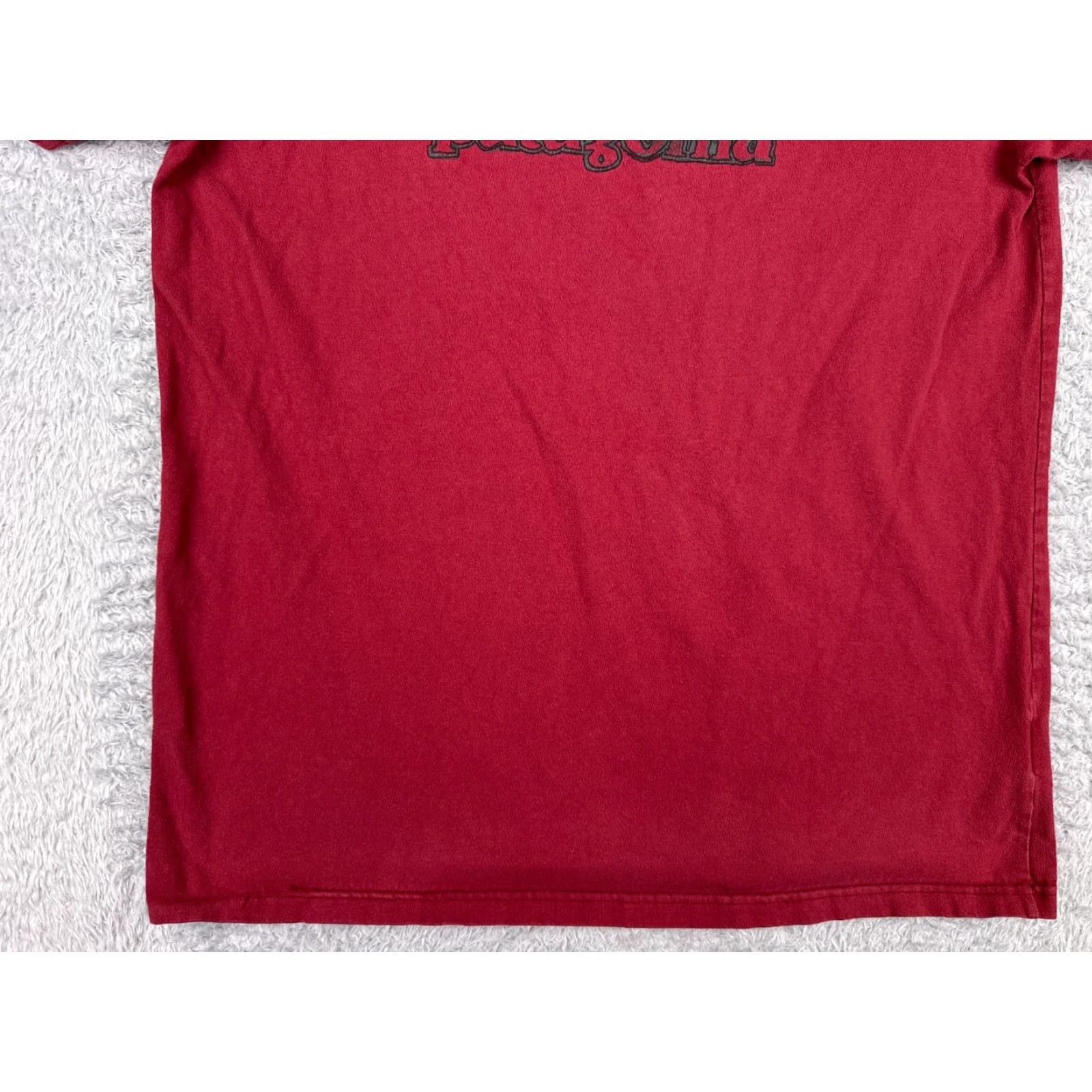 Patagonia Patagonia Shirt Men XL Red Short Sleeve Crew Neck 100% Cotton Fitz Roy Logo T-Shirt Outdoor All Seasons Slim Fit Mens Size US XL / EU 56 / 4 - 6 Thumbnail