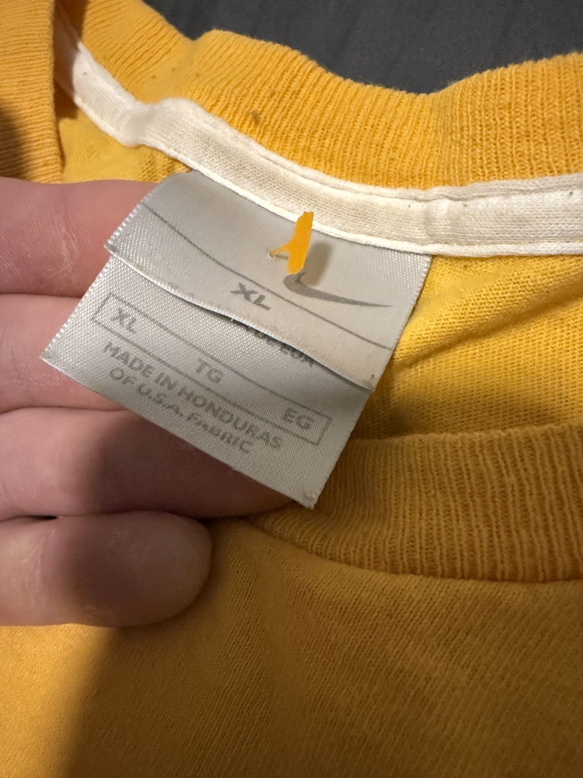 Nike Yellow Nike Vintage Tee Shirt Size US XL / EU 56 / 4 - 3 Thumbnail
