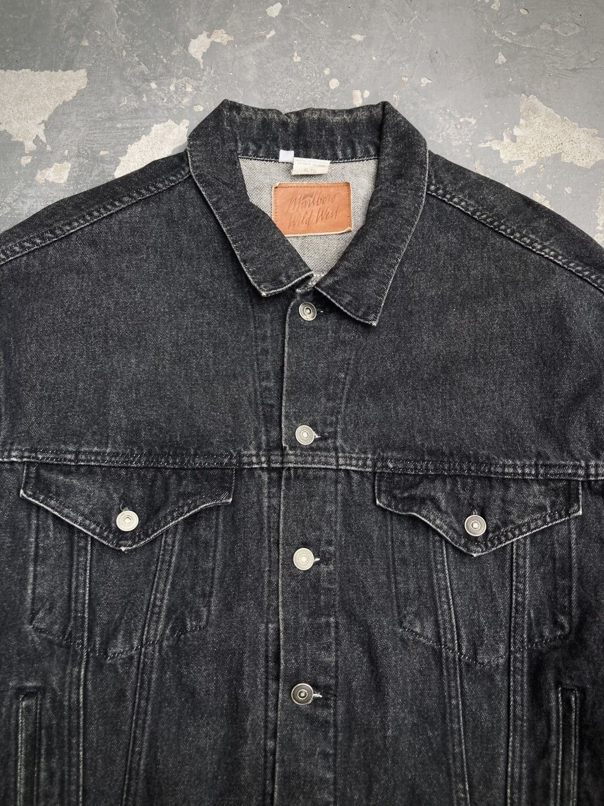 Marlboro Vintage Marlboro Man Denim Trucker Jacket Size US XL / EU 56 / 4 - 5 Thumbnail