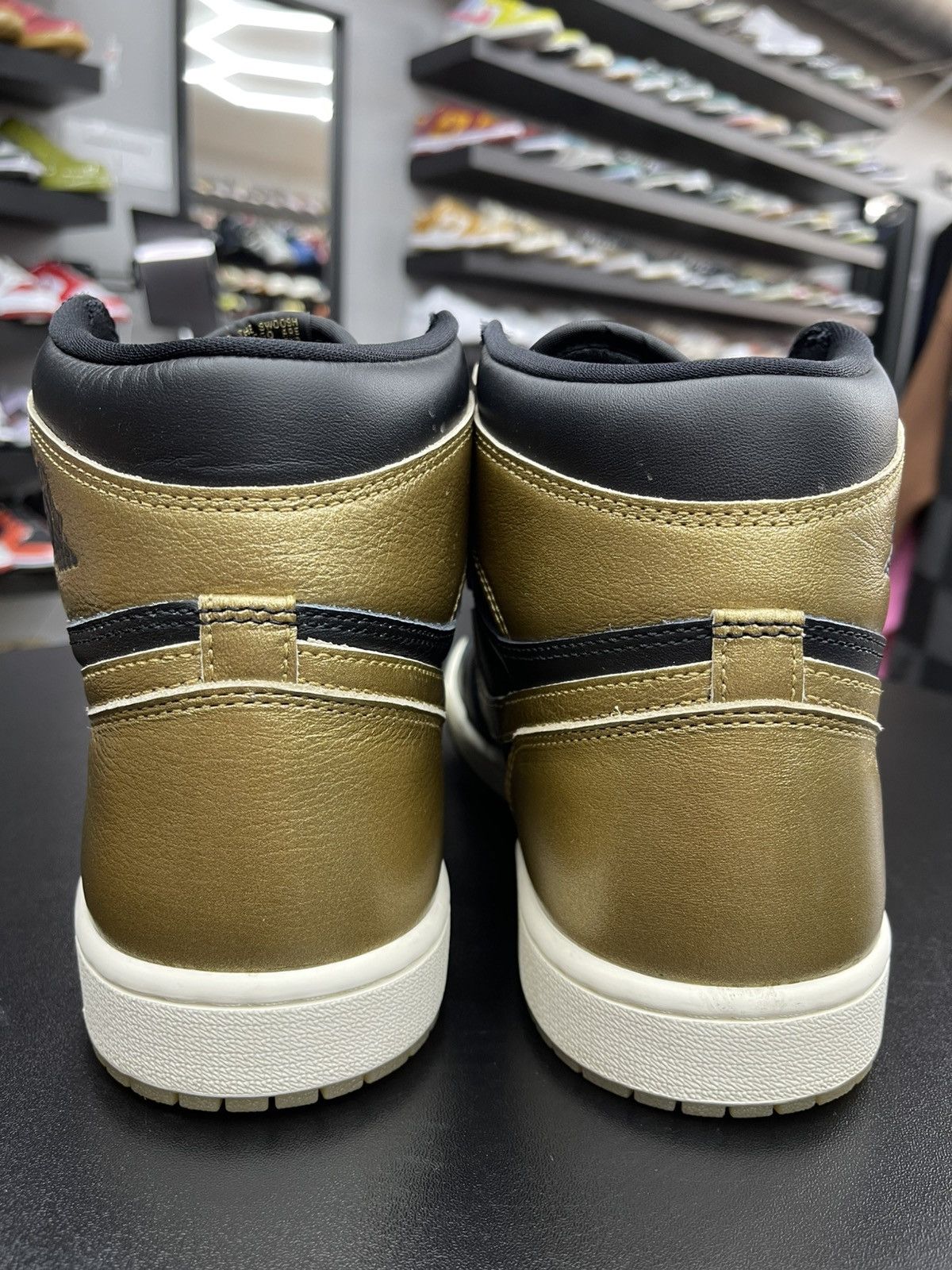 Jordan Brand Size 11 - Jordan 1 High Black Metallic Gold Size US 11 / EU 44 - 4 Thumbnail