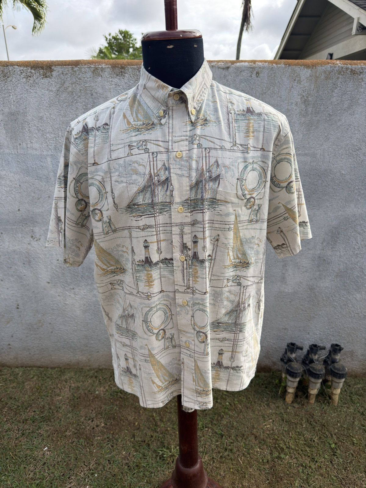 Reyn Spooner PreOwned Reyn Spooner Classic Beige Hawaiian Print Men's L Size US L / EU 52-54 / 3 - 1 Thumbnail