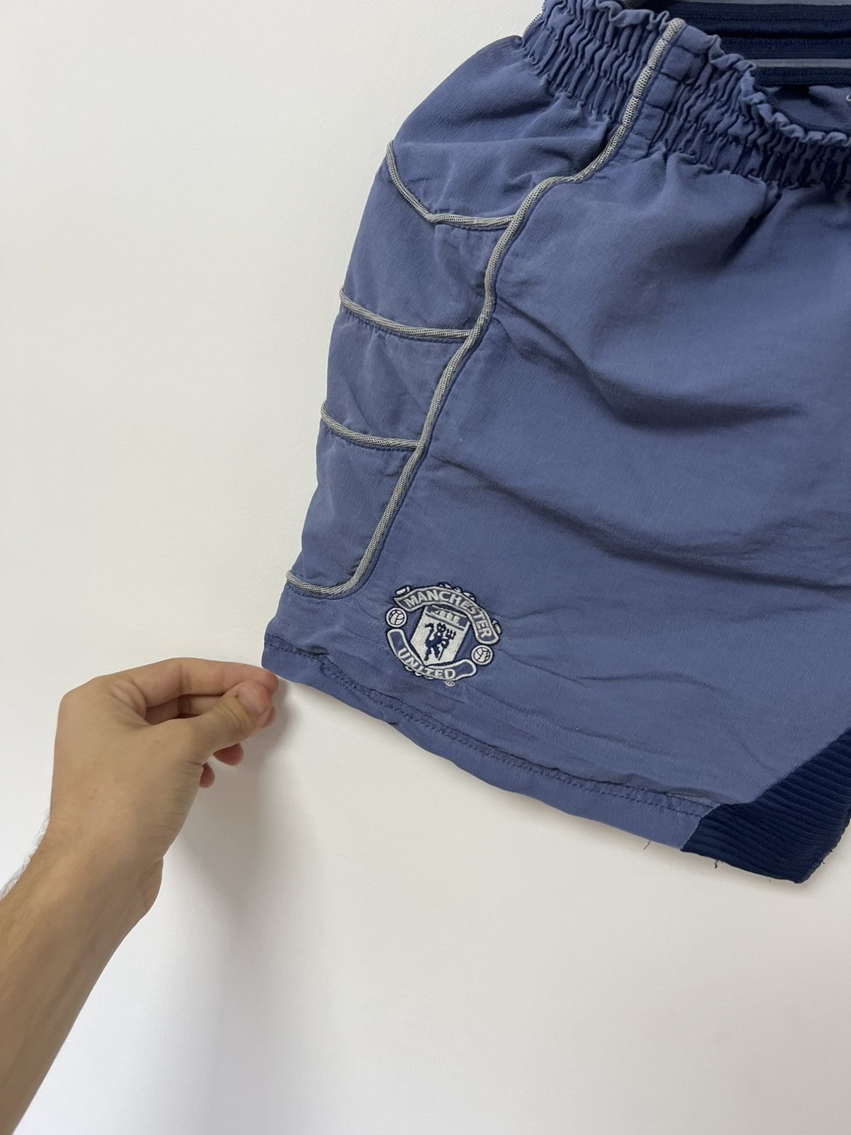Umbro Vintage Manchester United 1999/2001 Umbro Football Shorts XS Size US 30 / EU 46 - 14 Thumbnail