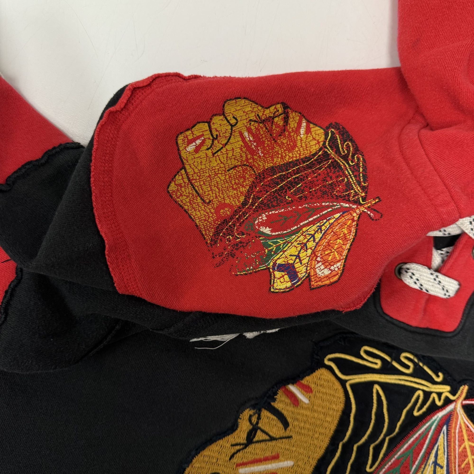 Ccm Vtg CCM NHL Red Black Color Block CHIEFS Pullover Hoodie Size US S / EU 44-46 / 1 - 11 Thumbnail