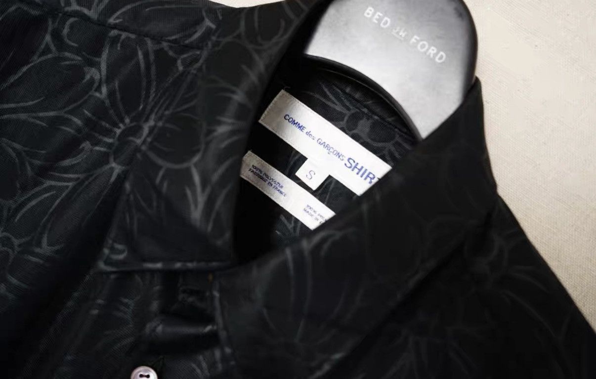 Comme des Garcons Comme des Garçons Loose Polyester Burnout Jacquard Short Size US S / EU 44-46 / 1 - 7 Thumbnail