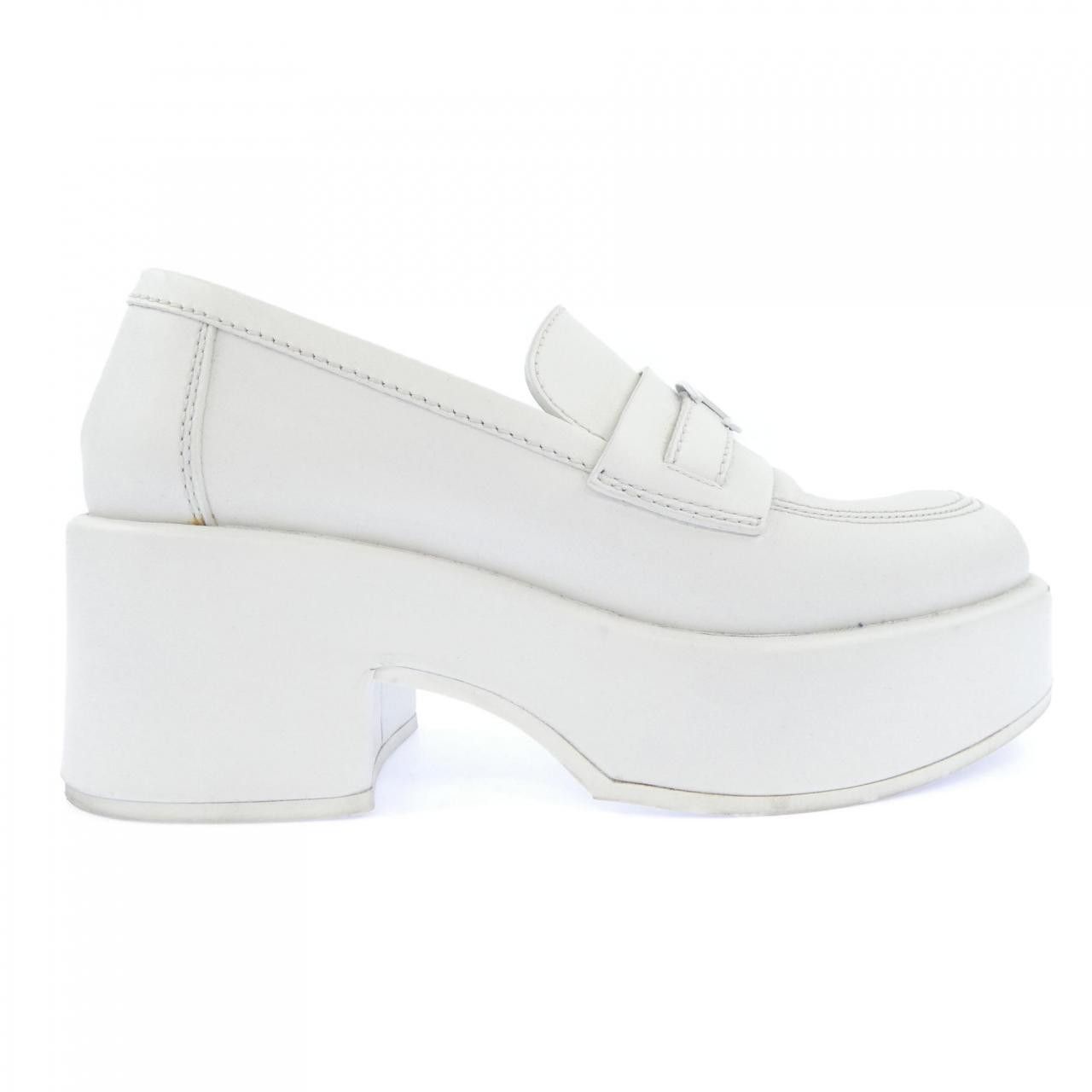 Chanel Chanel Chanel Calfskin Loafers Leather Shoes G39206X56725 DUTY FREE for USA Size ONE SIZE - 1 Thumbnail