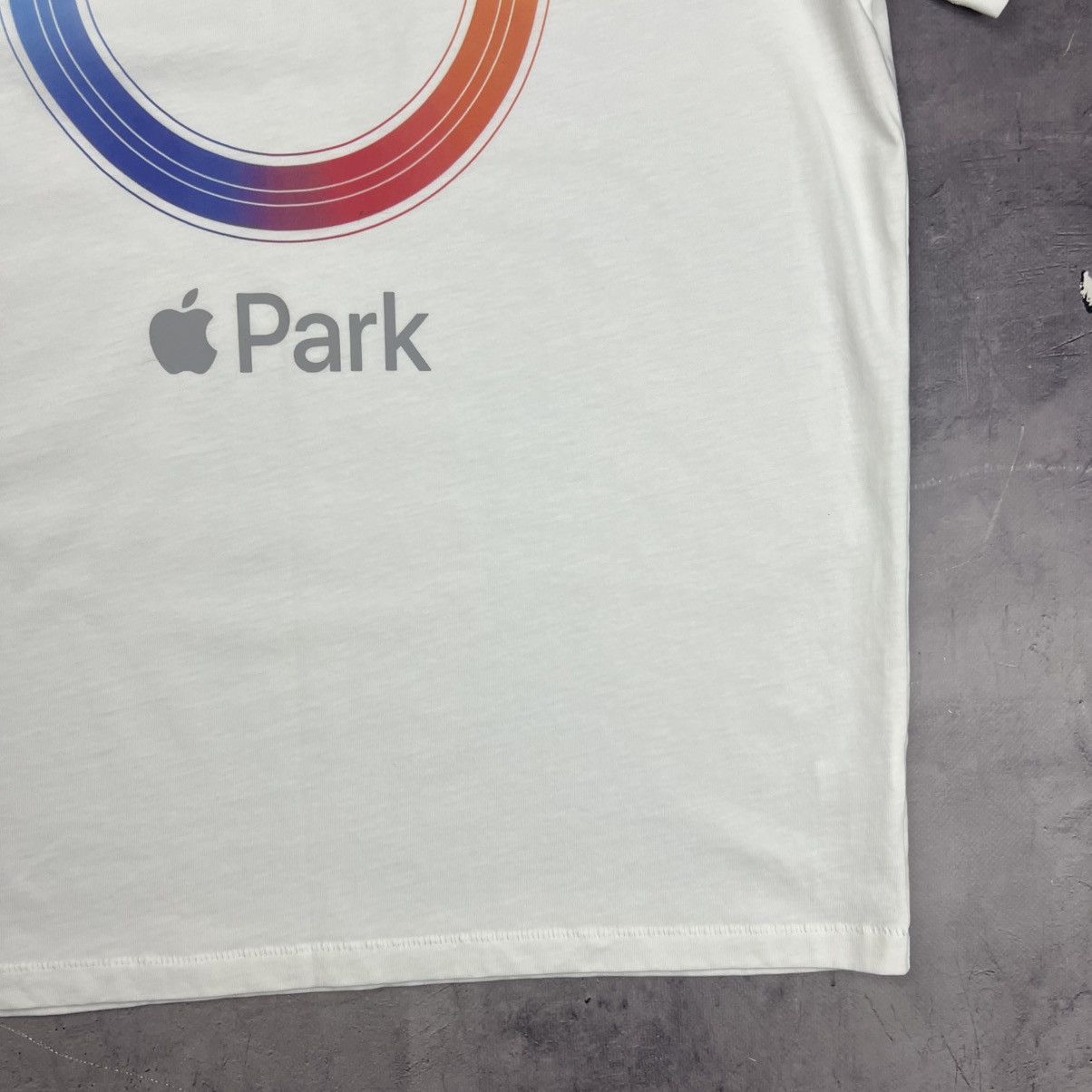 Apple Rare! Apple Park California 95014 Vintage Tee 00s Size US M / EU 48-50 / 2 - 11 Thumbnail