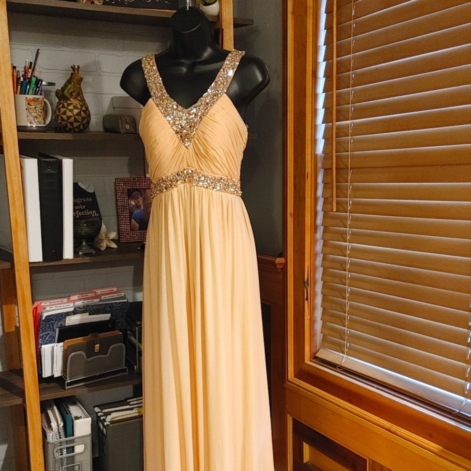 Other V-Neck A-Line Beaded Formal Dress Size XS / US 0-2 / IT 36-38 - 1 Thumbnail