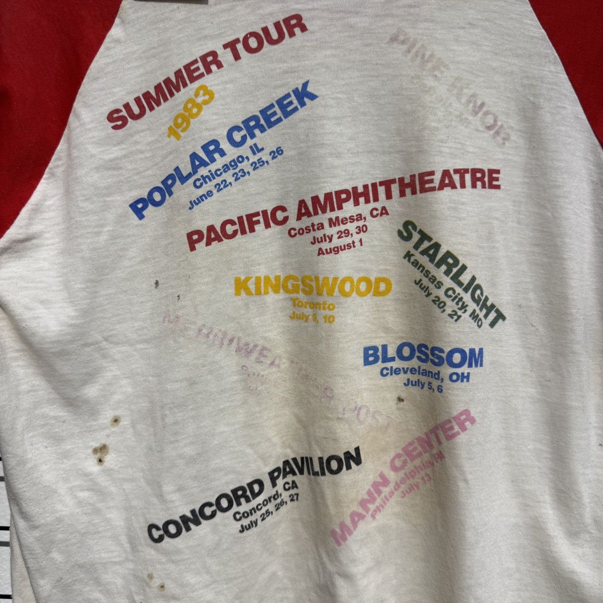 Other Vintage Barry Manilow 1983 Hot Tonight Tour Raglan T Shirt Size US M / EU 48-50 / 2 - 11 Thumbnail