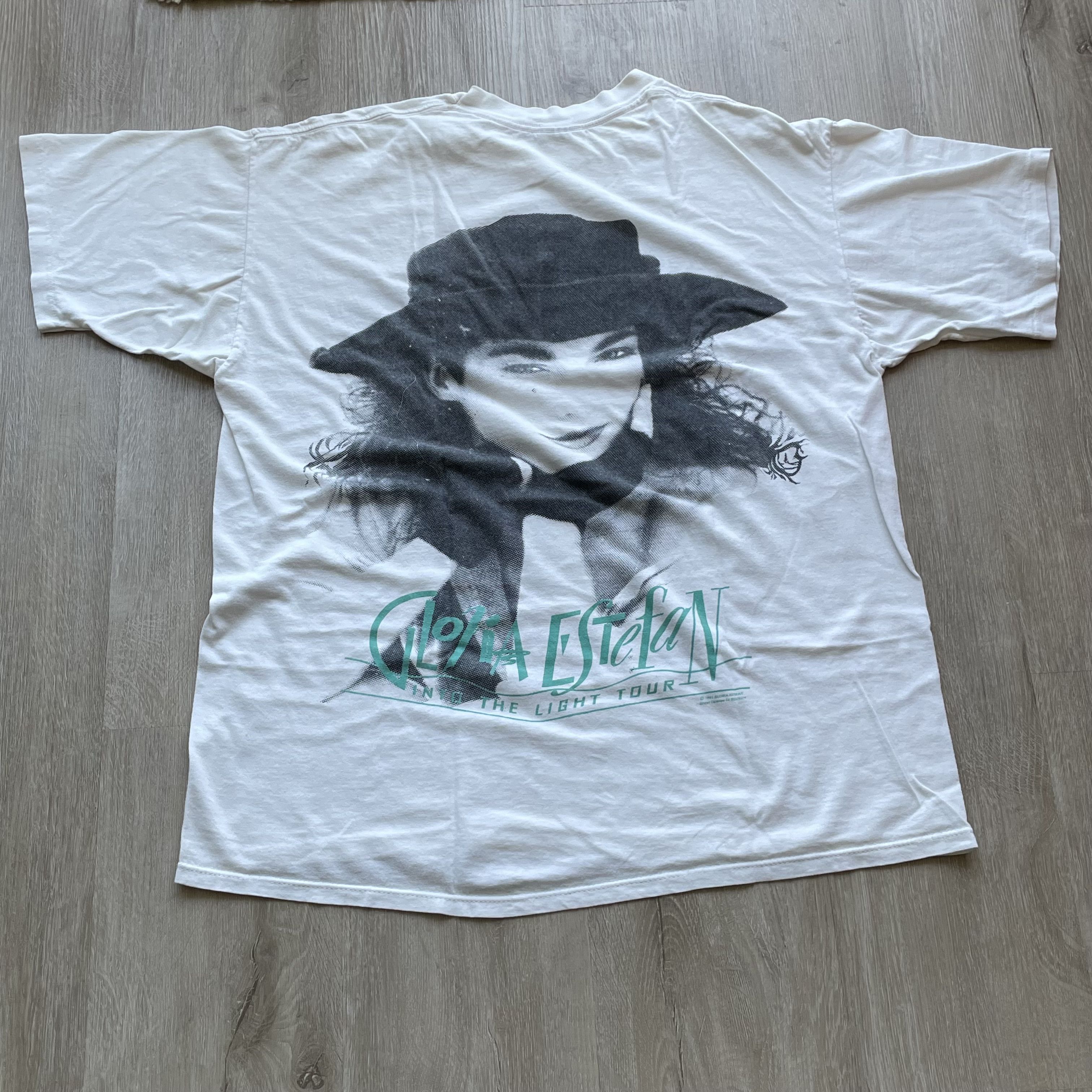 Vintage Vintage Gloria Estefan Into The Light Tour Concert Tee 1991 Size US L / EU 52-54 / 3 - 3 Thumbnail