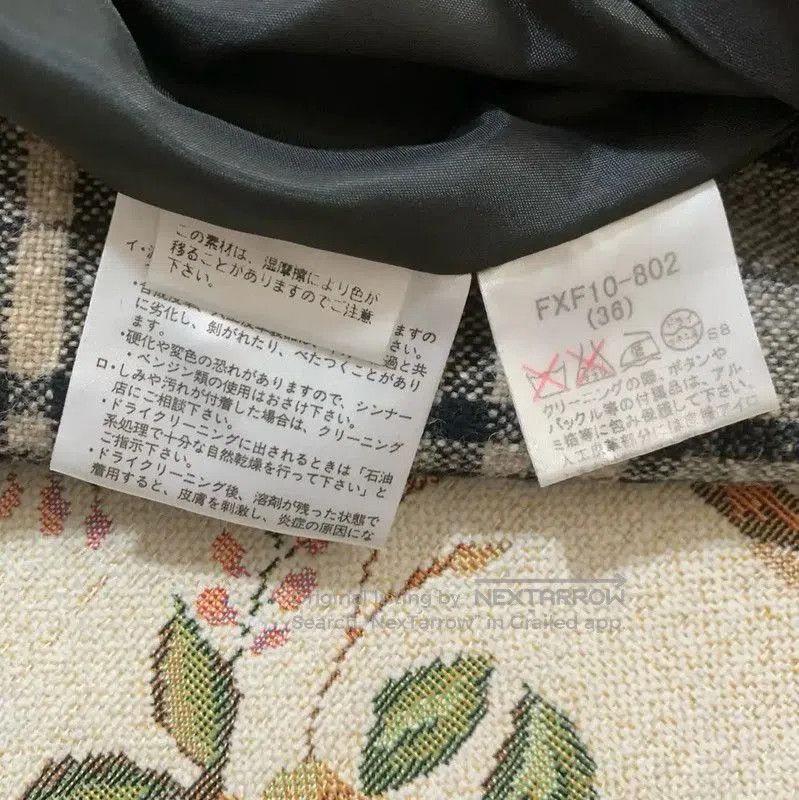 Burberry Burberry Gray Wool-Blend Plaid Midi Skirt. Size 23" - 6 Thumbnail