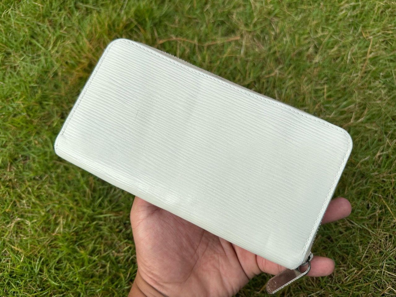 Louis Vuitton Authentic Louis Vuitton Ivory Epi Leather Zippy Wallet Size ONE SIZE - 2 Thumbnail