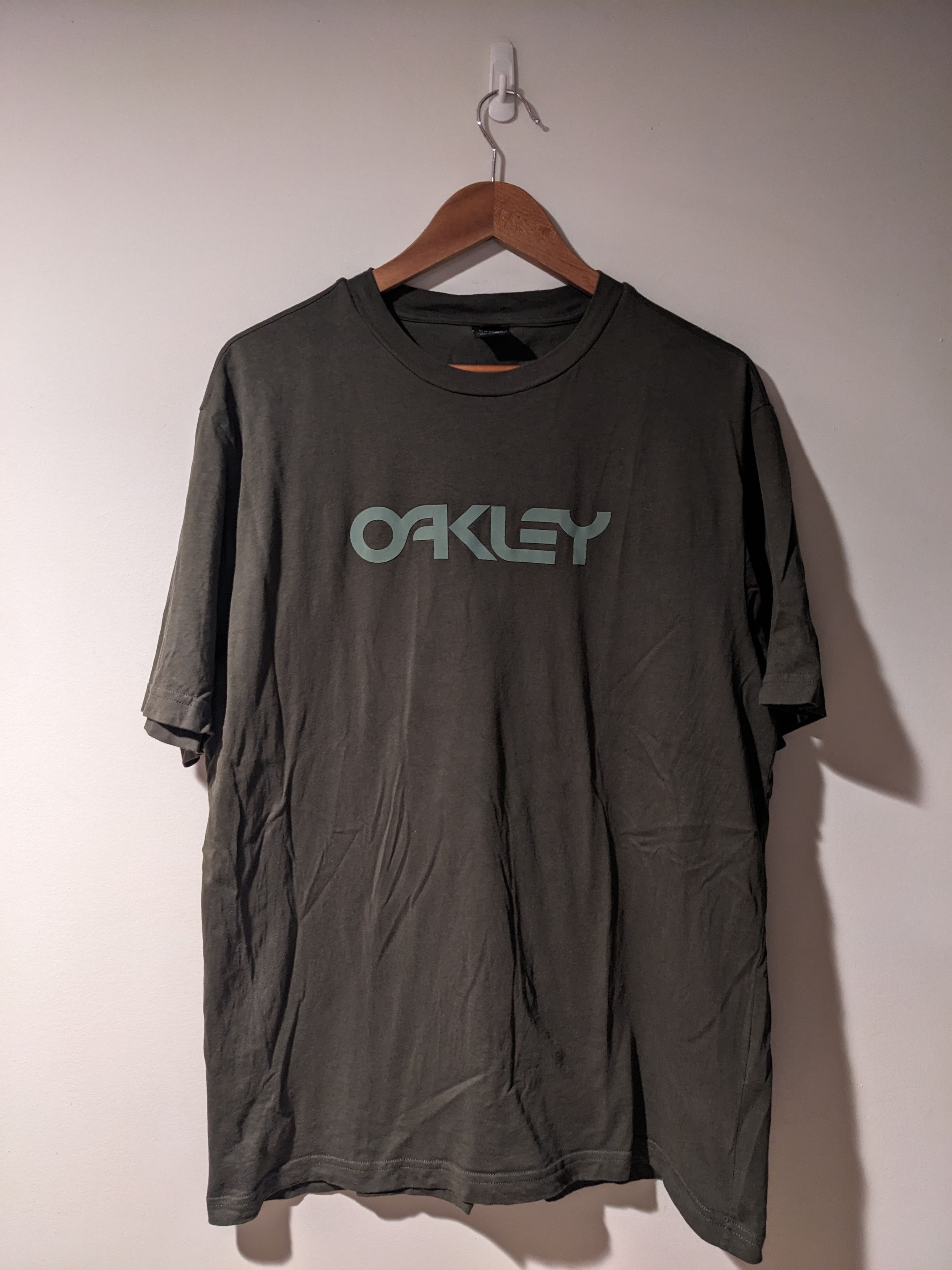Oakley Oakley Spell Out Regular Fit Green X-Large T-Shirt Size US XL / EU 56 / 4 - 1 Thumbnail