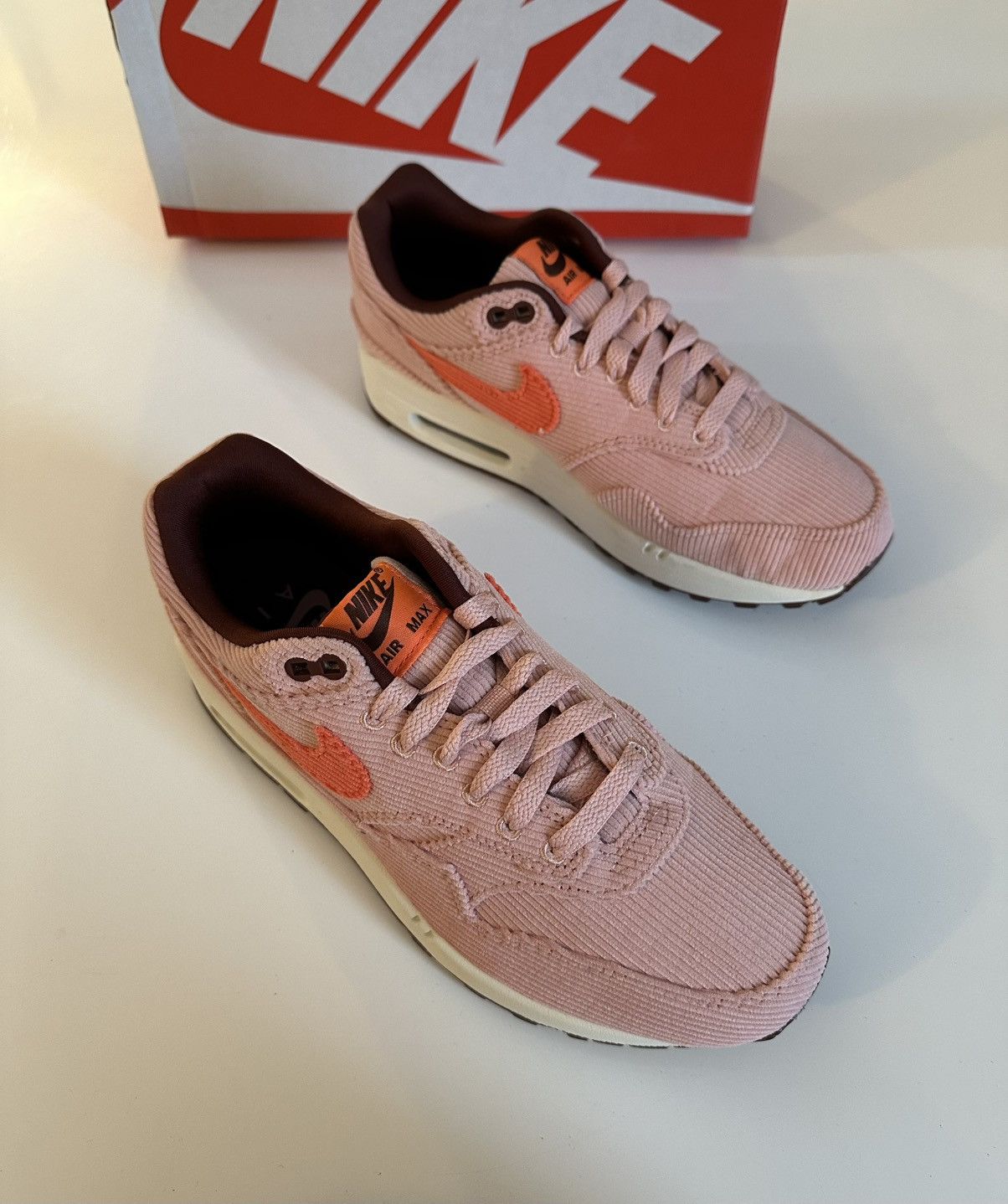 Nike Nike Air Max 1 Corduroy Coral Stardust Size US 7 / EU 40 - 4 Thumbnail
