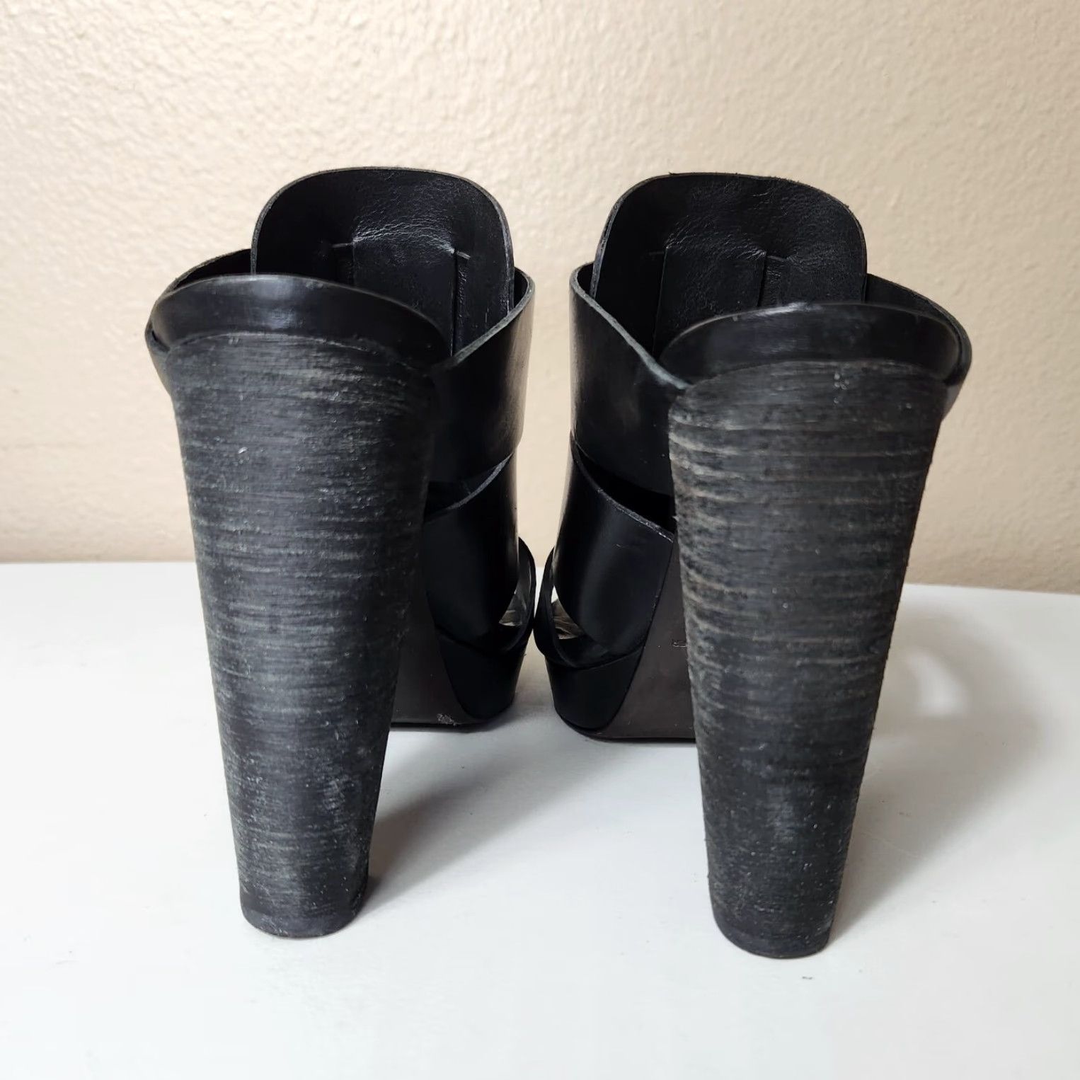 Vera Wang Vera Wang Lavender Black Leather Strappy Peep Toe Platform Block Heels-Size 8.5 Womens Shoes Size US 9 / IT 39 - 7 Thumbnail
