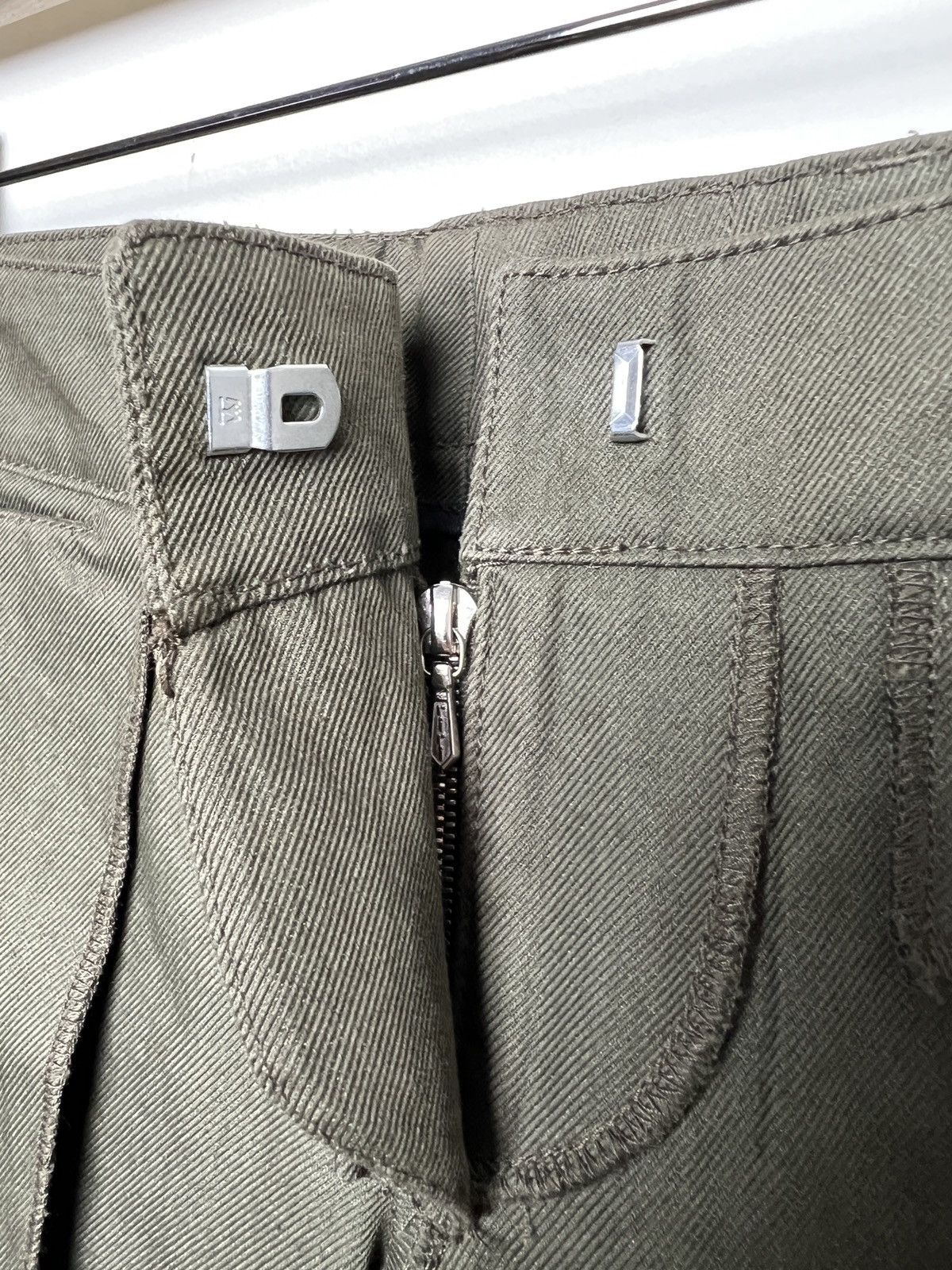 Dior dior boutique inside out khaki pants Size US 26 / EU 42 - 11 Thumbnail