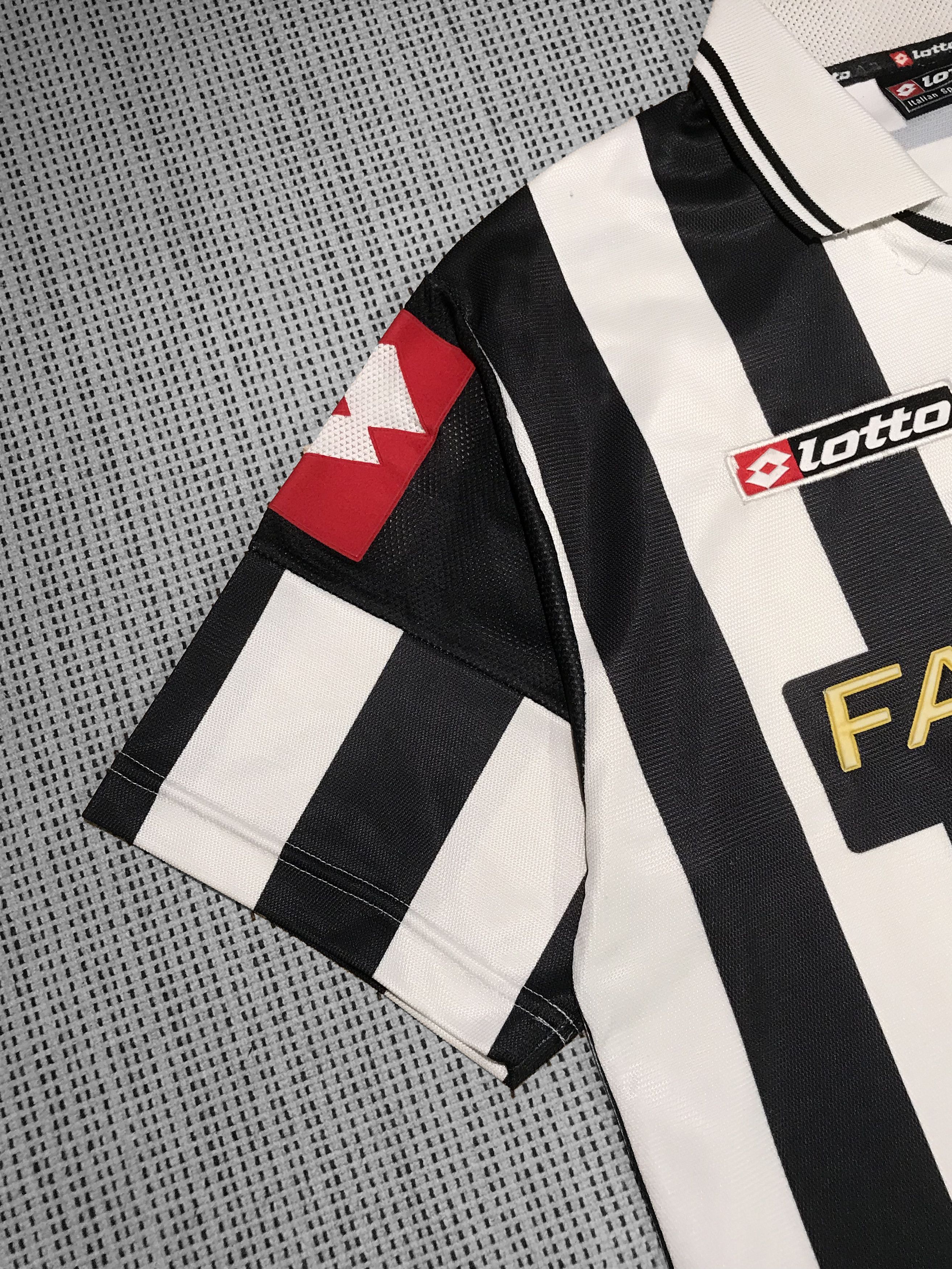 Lotto Sport × Vintage Lotto Juventus vintage soccer shirt 01'/02' (L) Size US L / EU 52-54 / 3 - 4 Thumbnail