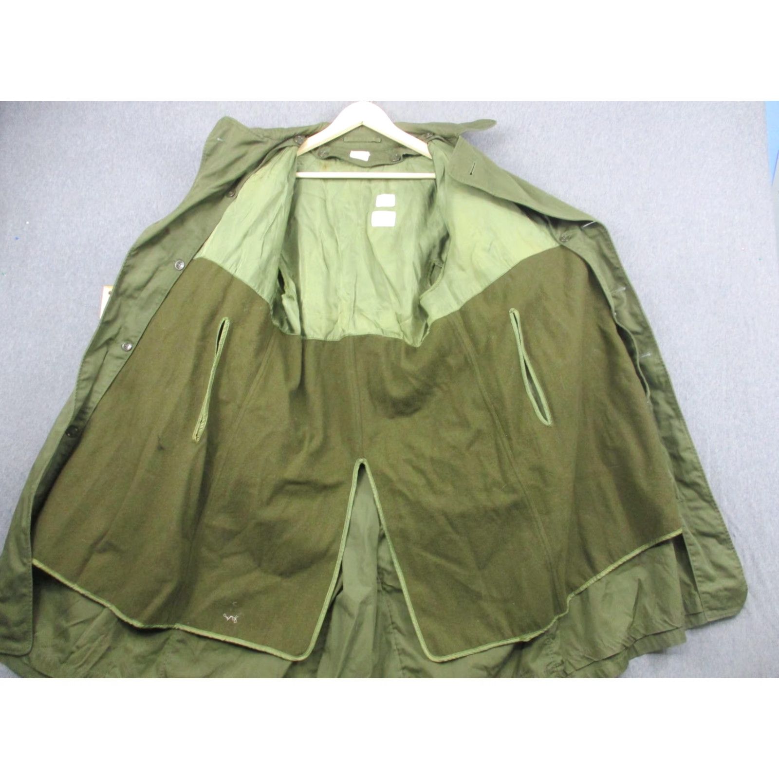 Vintage VINTAGE U.S. Army Overcoat Mens Small Regular Green Belted Liner Removable Liner Cotton Blend Pockets Epaulets Buckle 50/50 Coat Size US S / EU 44-46 / 1 - 6 Thumbnail