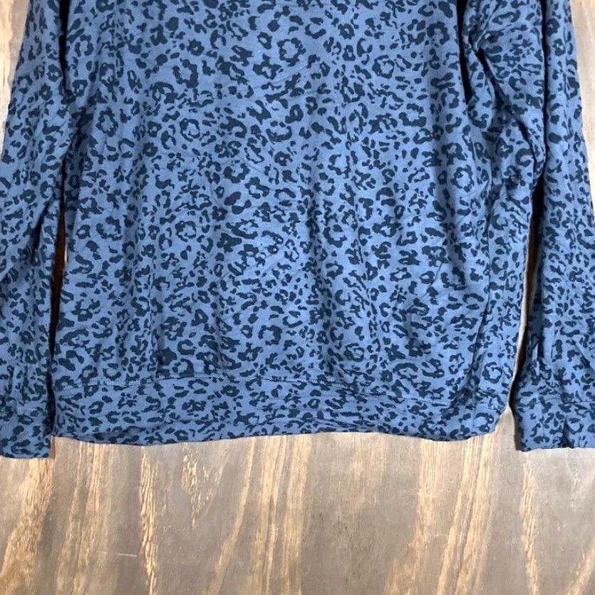 Athleta Athleta Womens Sweatshirt Gray Pure Luxe Leopard Crew Neck Pullover S Stretch Regular Long Sleeve Casual Lounge Athleisure Womens Size S / US 4 / IT 40 - 3 Thumbnail