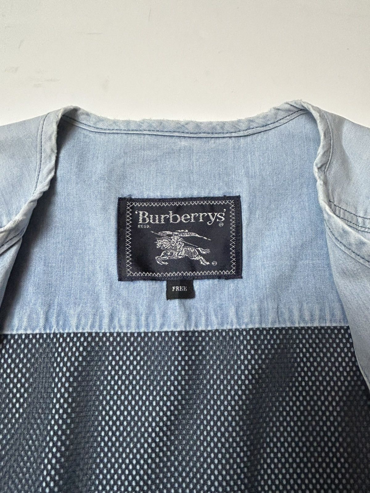 Burberry × Burberry Prorsum × Designer VINTAGE BURBERRY DENIM TACTICAL POCKET STYLE VEST Size US L / EU 52-54 / 3 - 5 Thumbnail