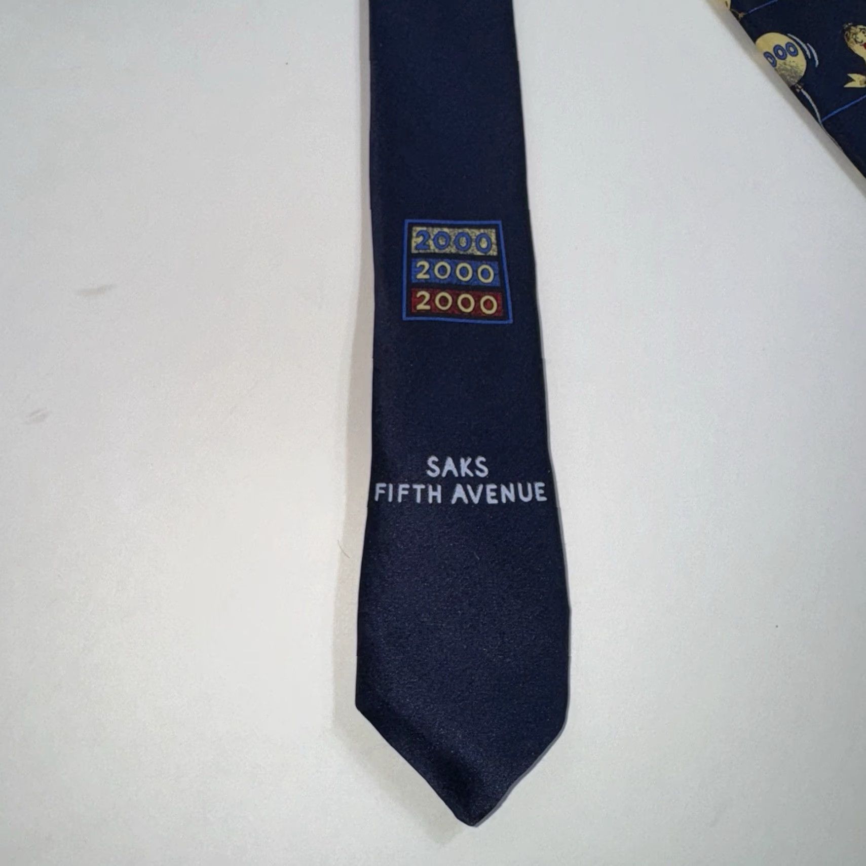 Saks Fifth Avenue VINTAGE Saks Fifth Avenue Tie Blue 100% Silk Y2K 2000 New Years 4" Yellow Bird Mens Tie Classic Width Blue Silk Bird Pattern Plaids & Checks Size ONE SIZE - 4 Thumbnail