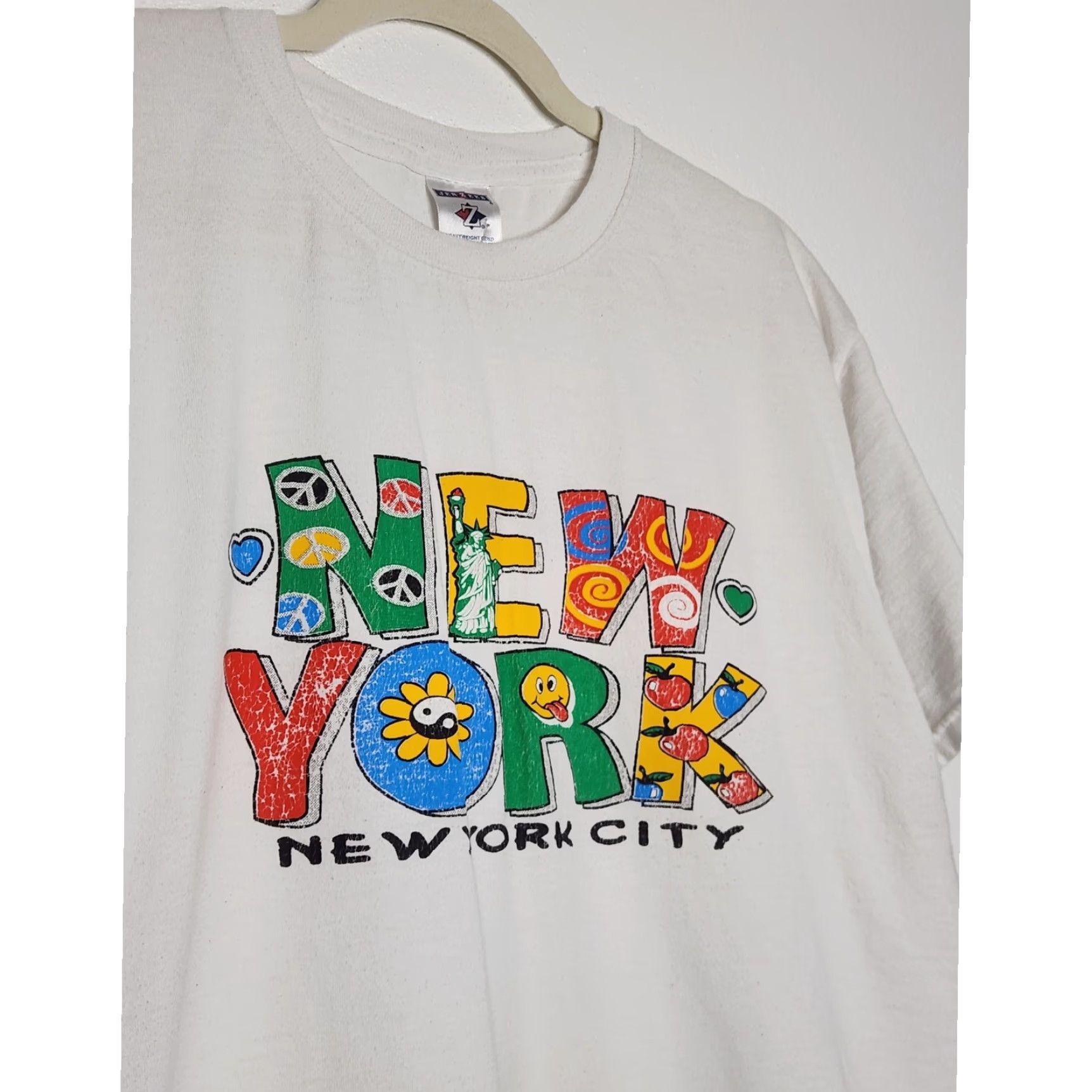 Jerzees VINTAGE New York Tourist Destination Shirt Art Peace Smiley Statue Liberty L Unisex Adults L White Jerzees Shirt Size US L / EU 52-54 / 3 - 3 Thumbnail