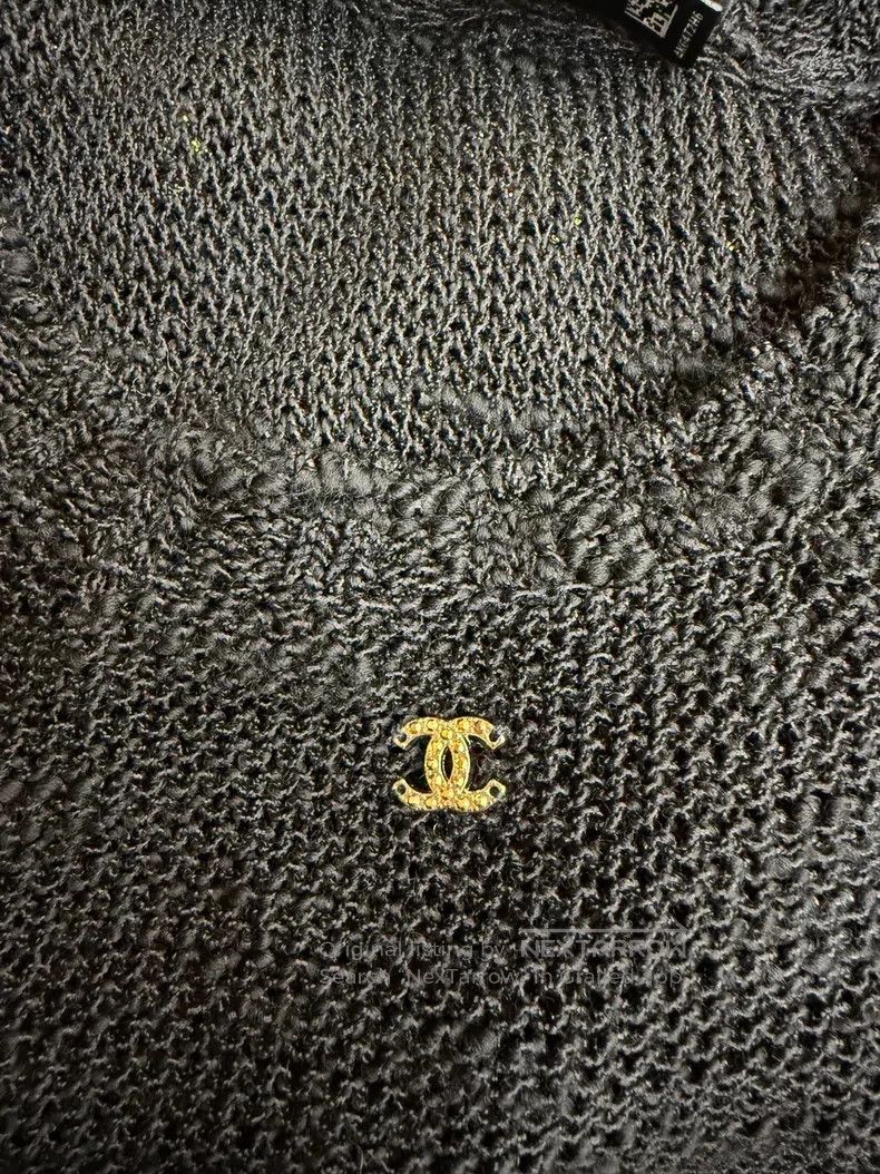 Chanel Chanel 25A black and gold knitted vest Size XXS / US 00 / IT 34 - 4 Thumbnail
