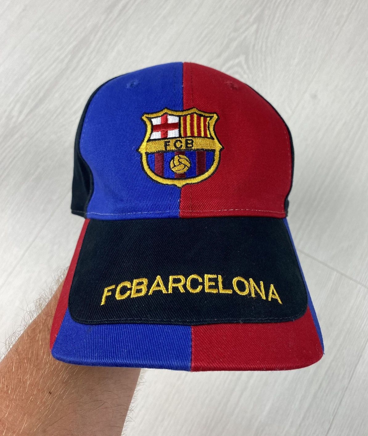 Vintage Vintage Barcelona Cap Hat PSG Newcastle BVB Arsenal Size ONE SIZE - 1 Thumbnail