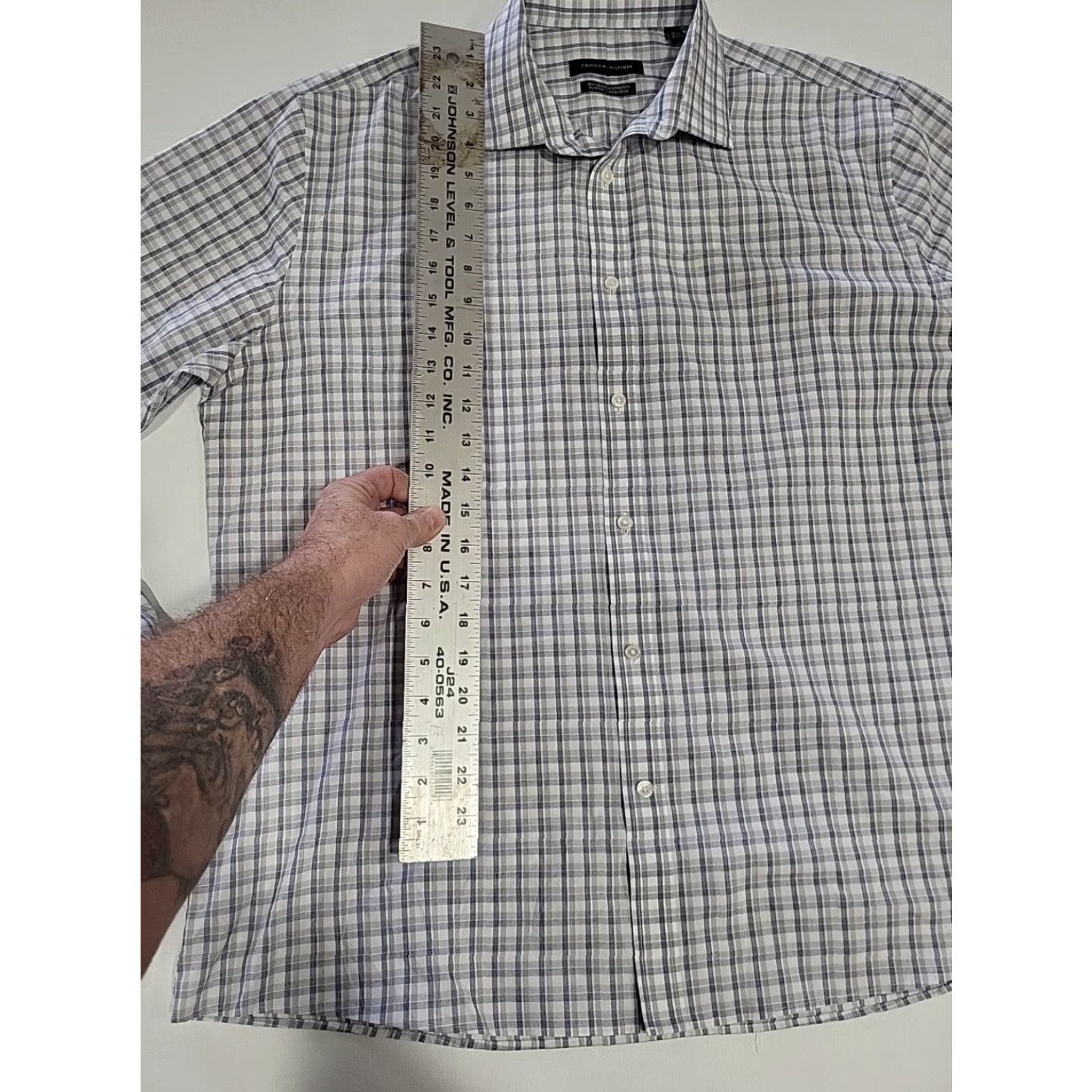 Tommy Hilfiger Tommy Hilfiger Button-Up Shirt Plaid Non-Iron Slim Fit 17 34/35 Gray Mens Long Sleeve Regular Size 17 34/35 Size US XL / EU 56 / 4 - 3 Thumbnail