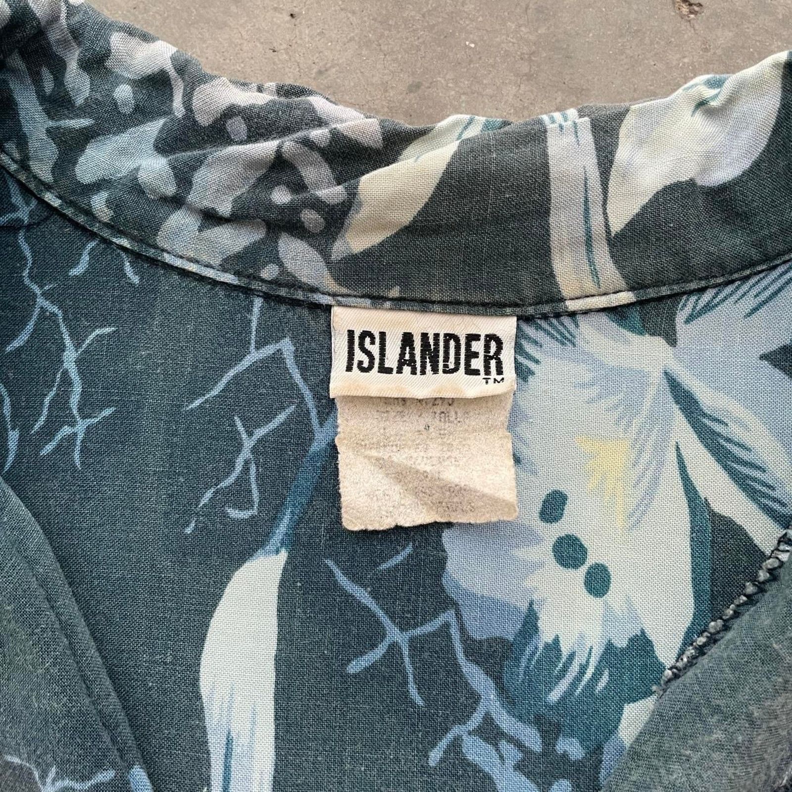 Vintage Vintage Islander Grey Floral Hawaiian Shirt Size US XL / EU 56 / 4 - 4 Thumbnail